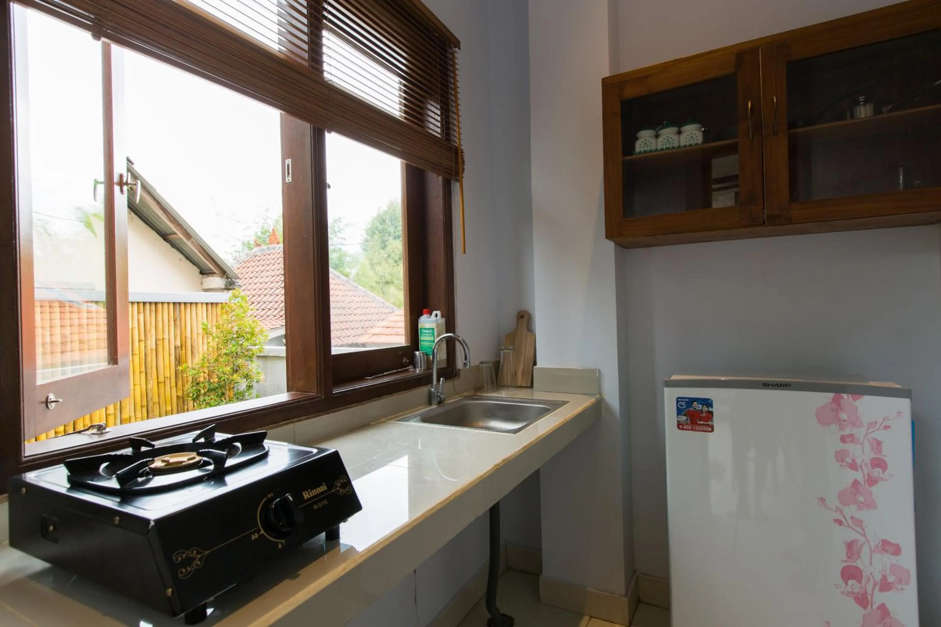 Kitchen or kitchenette in Pande Homestay