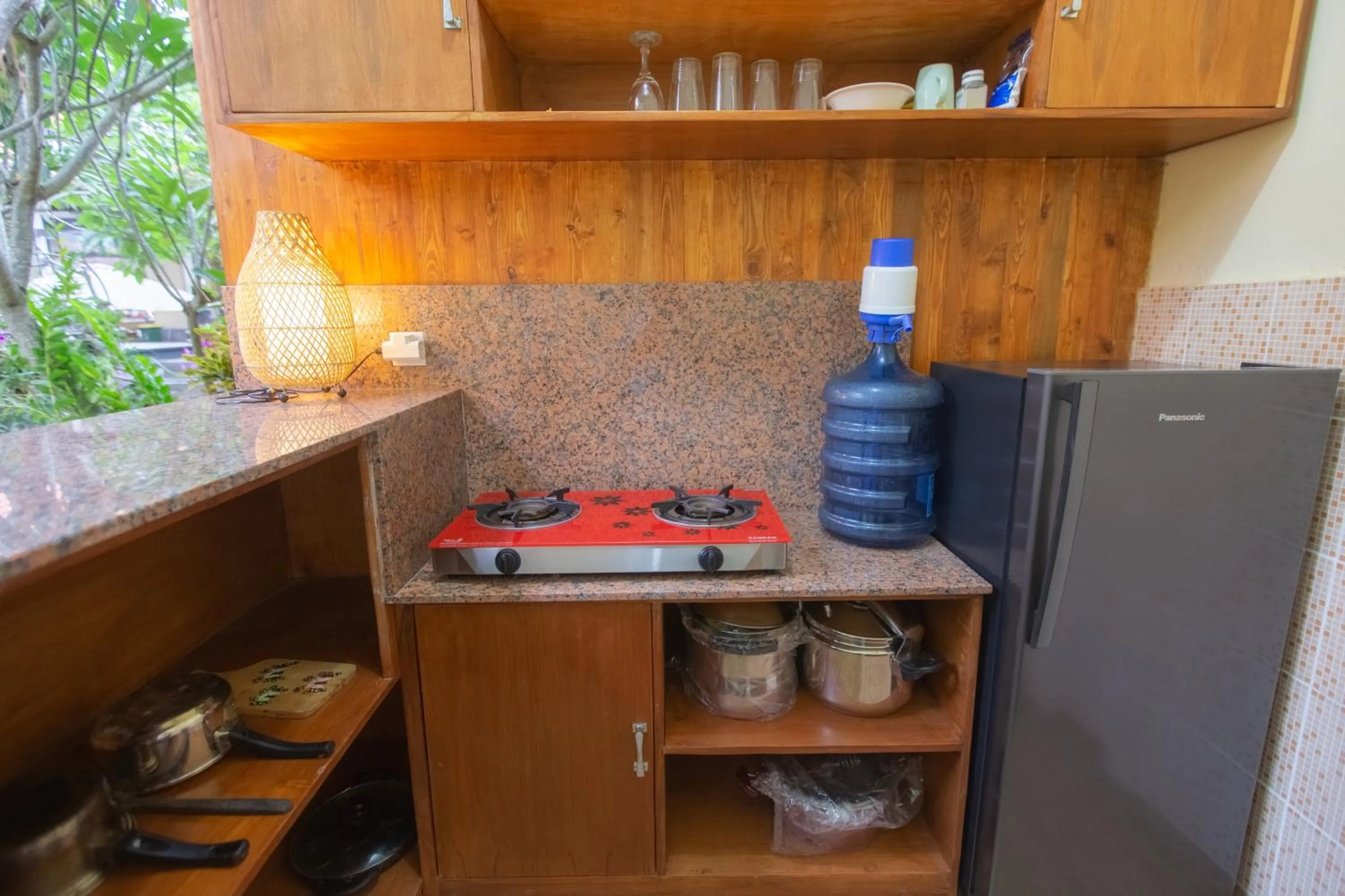 Communal kitchen in Pande Homestay