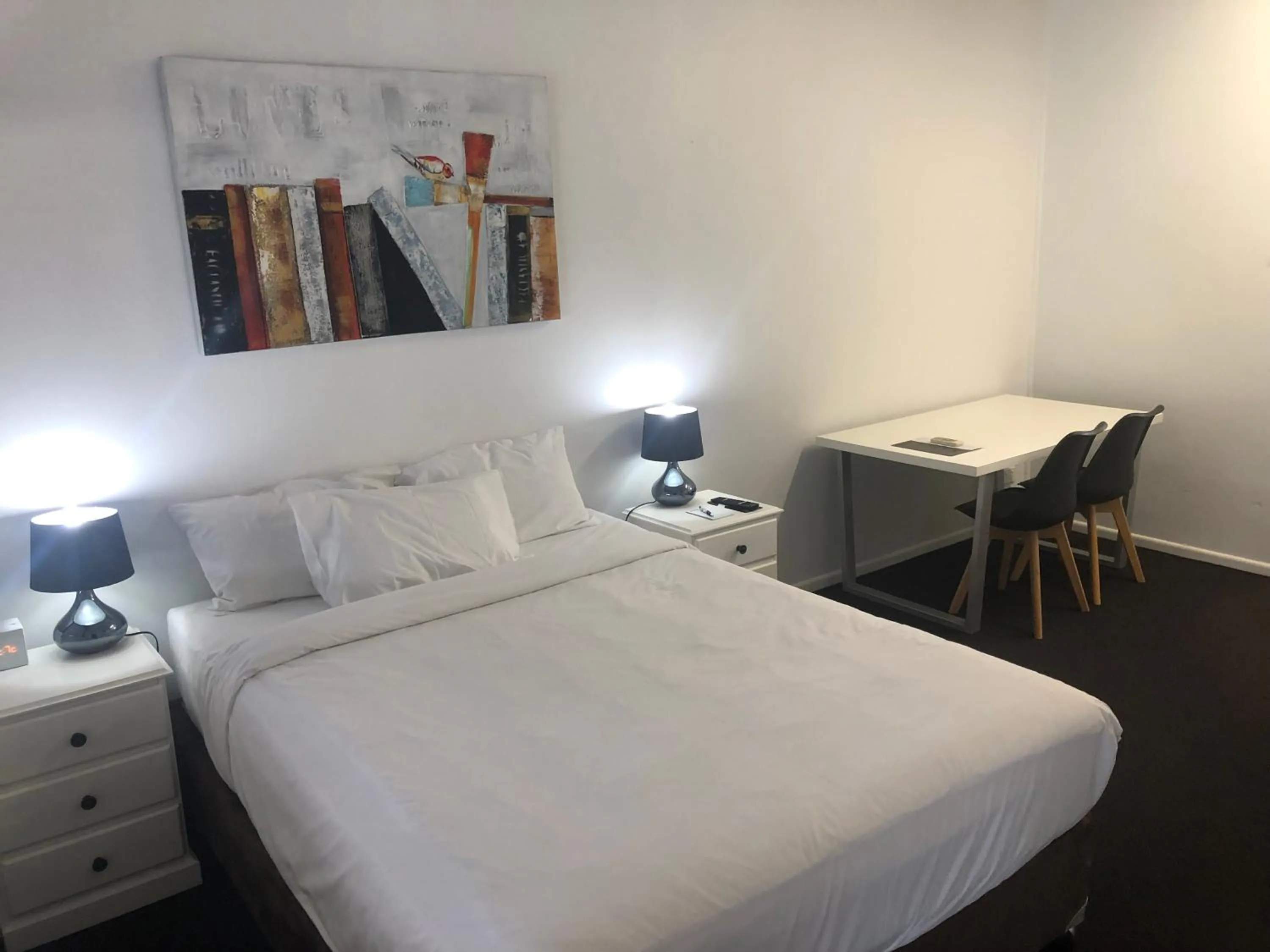 Bed in Darra Motel & Conference Centre