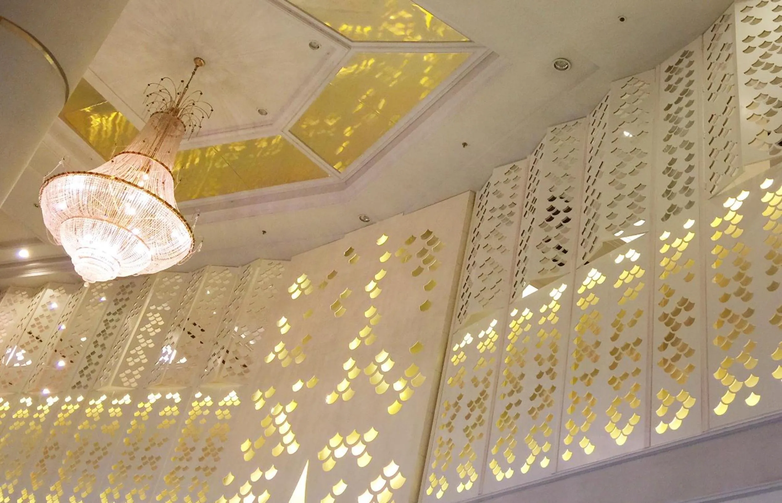 Bathroom in Ploy Palace Hotel