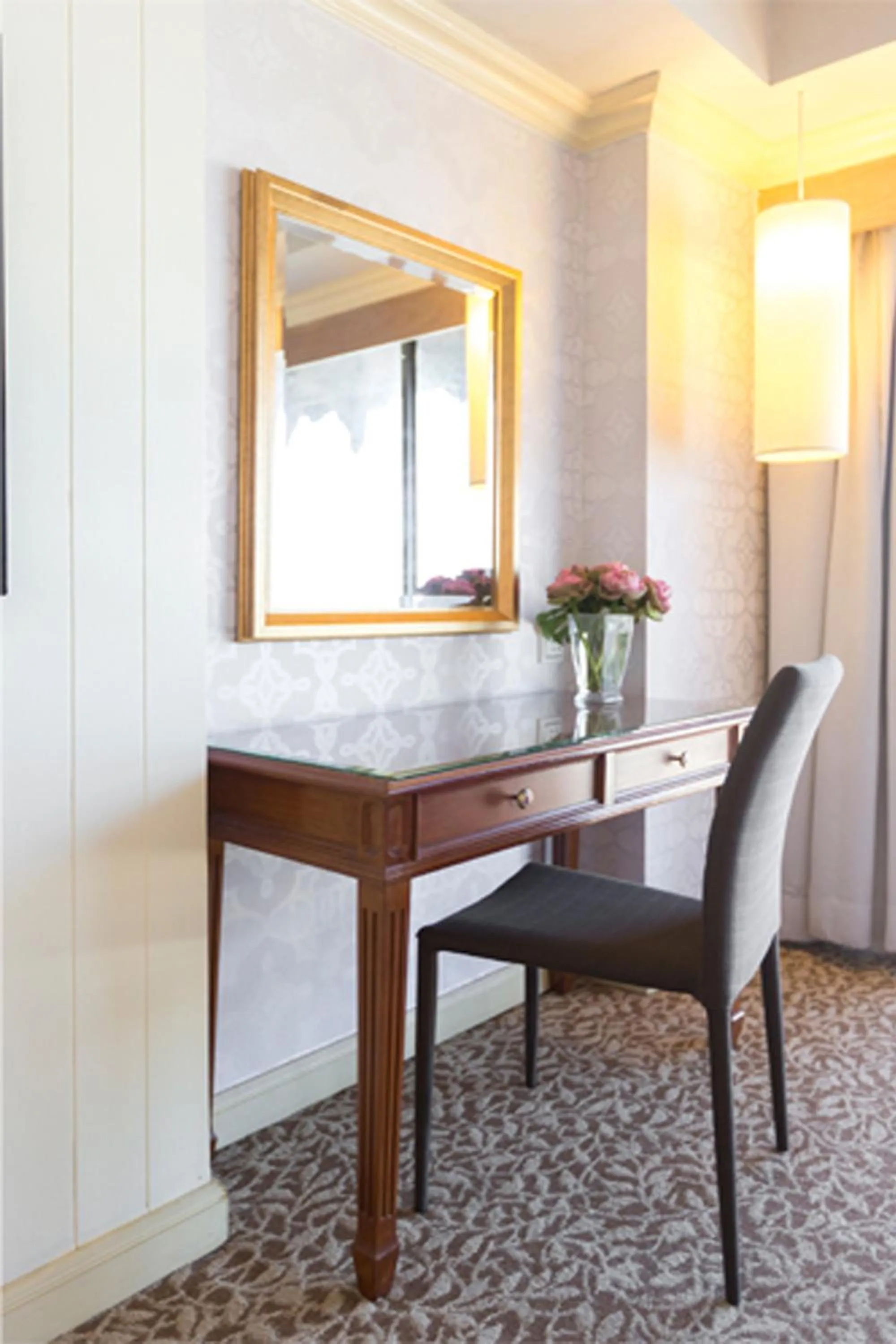 Dining Area in Ploy Palace Hotel