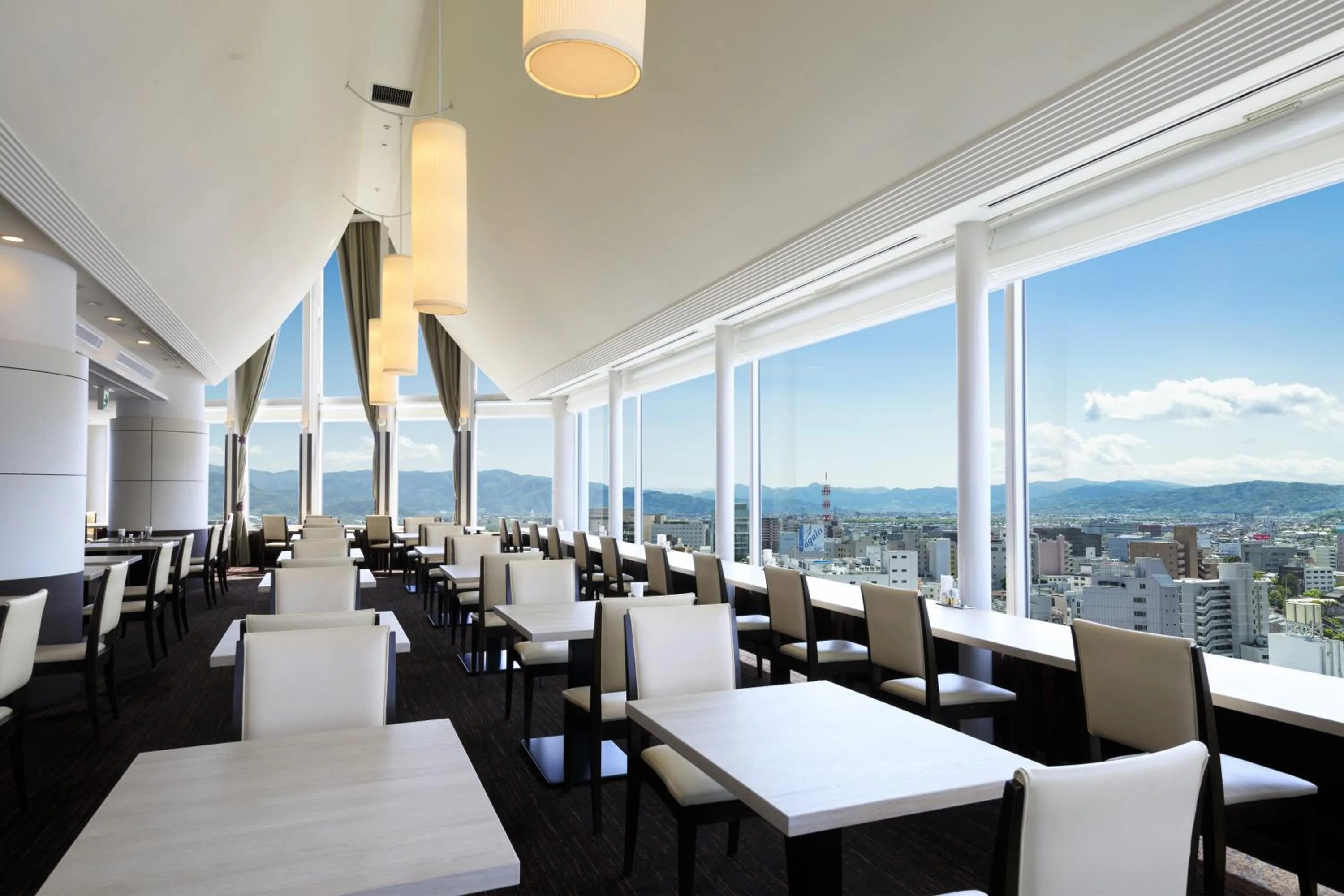 Restaurant/places to eat in Hotel JAL City Nagano