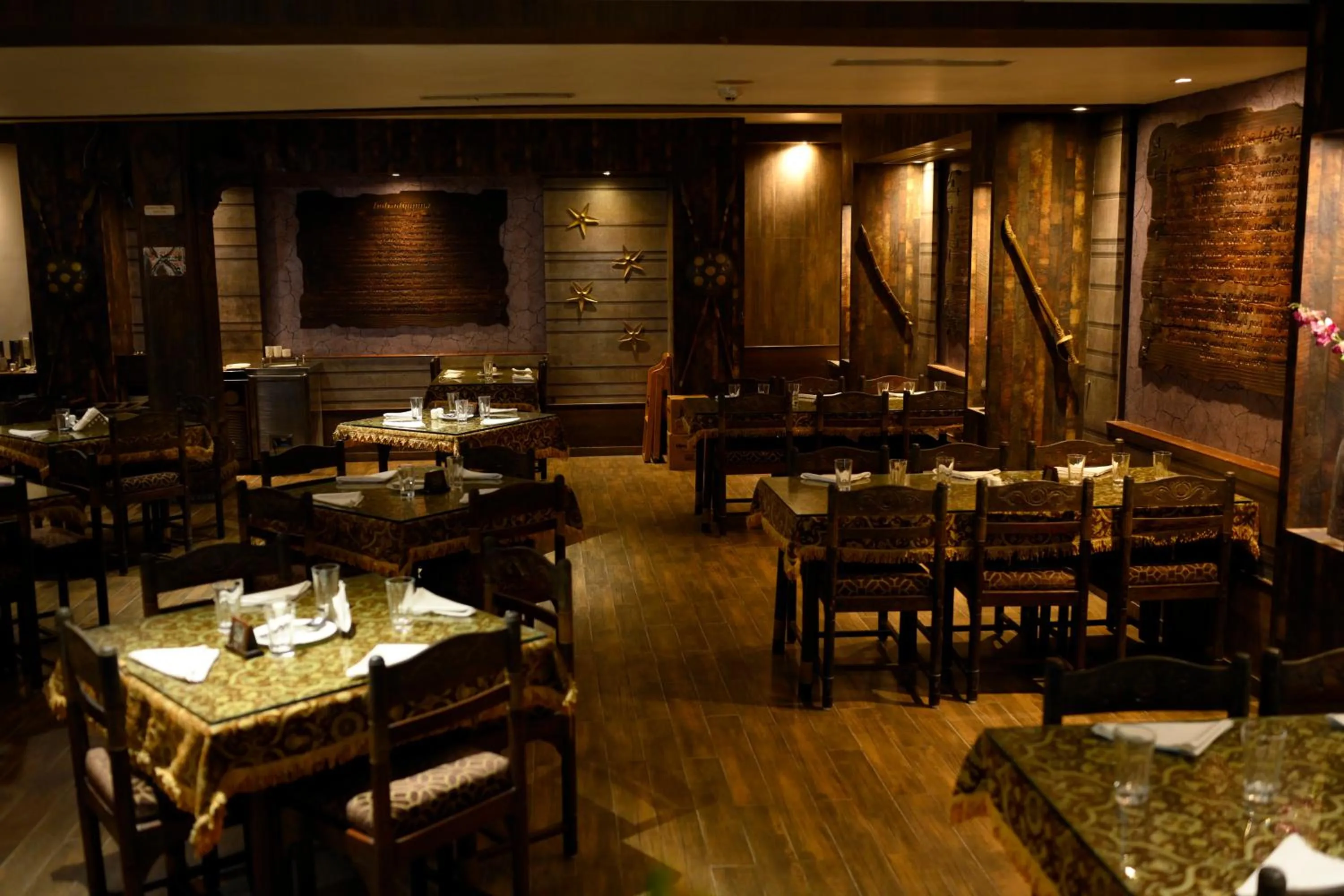 Restaurant/places to eat in Hotel Holiday Resort