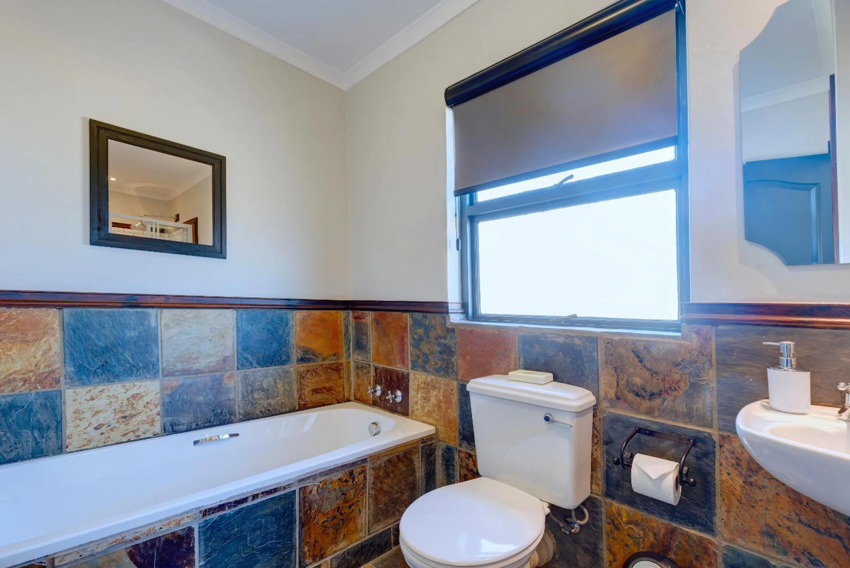 Suite with Garden View - single occupancy in Burrough Place