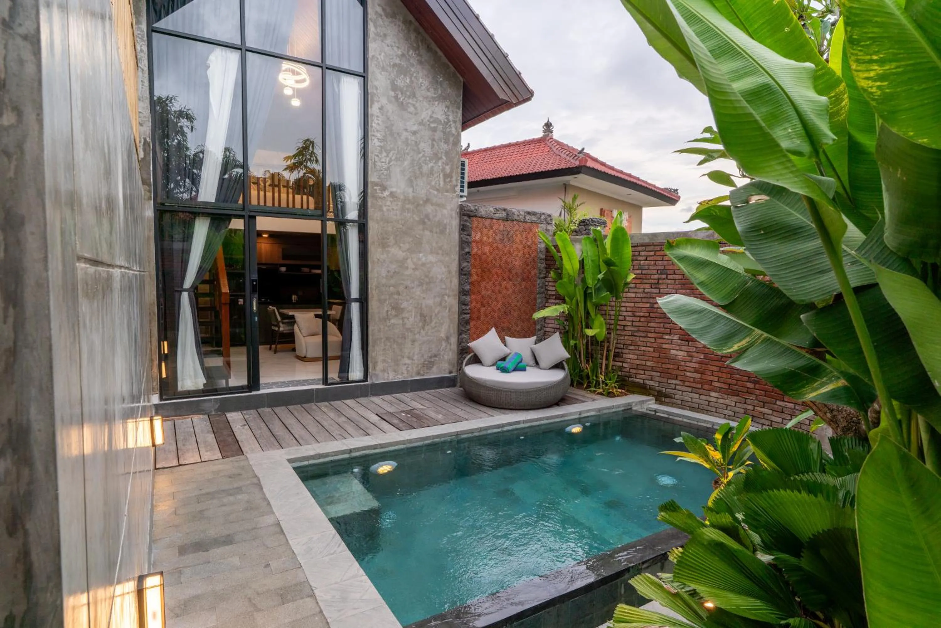 Swimming pool in Utamas Keramas Villa