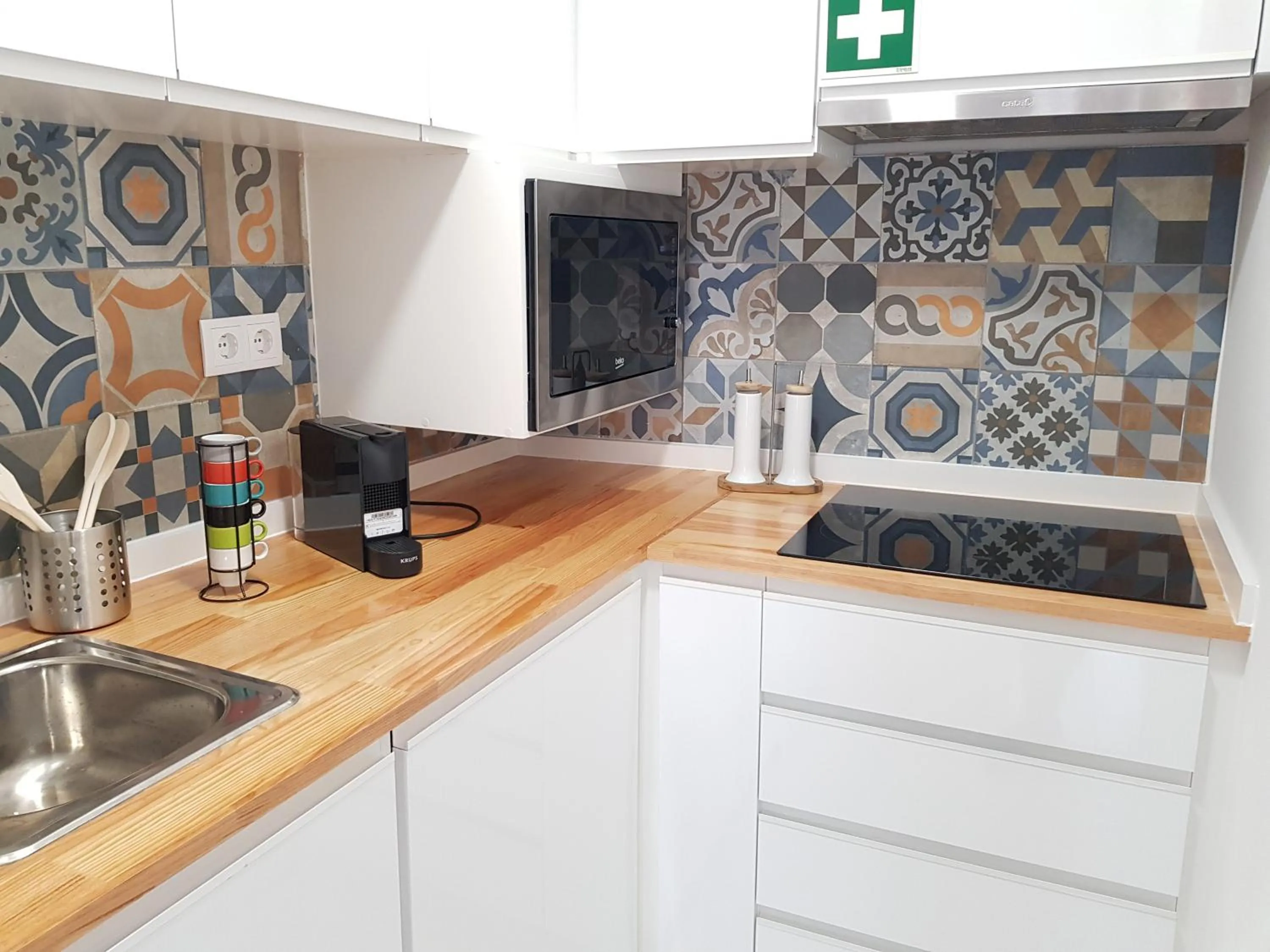 Dining area in Vieira Apartments III