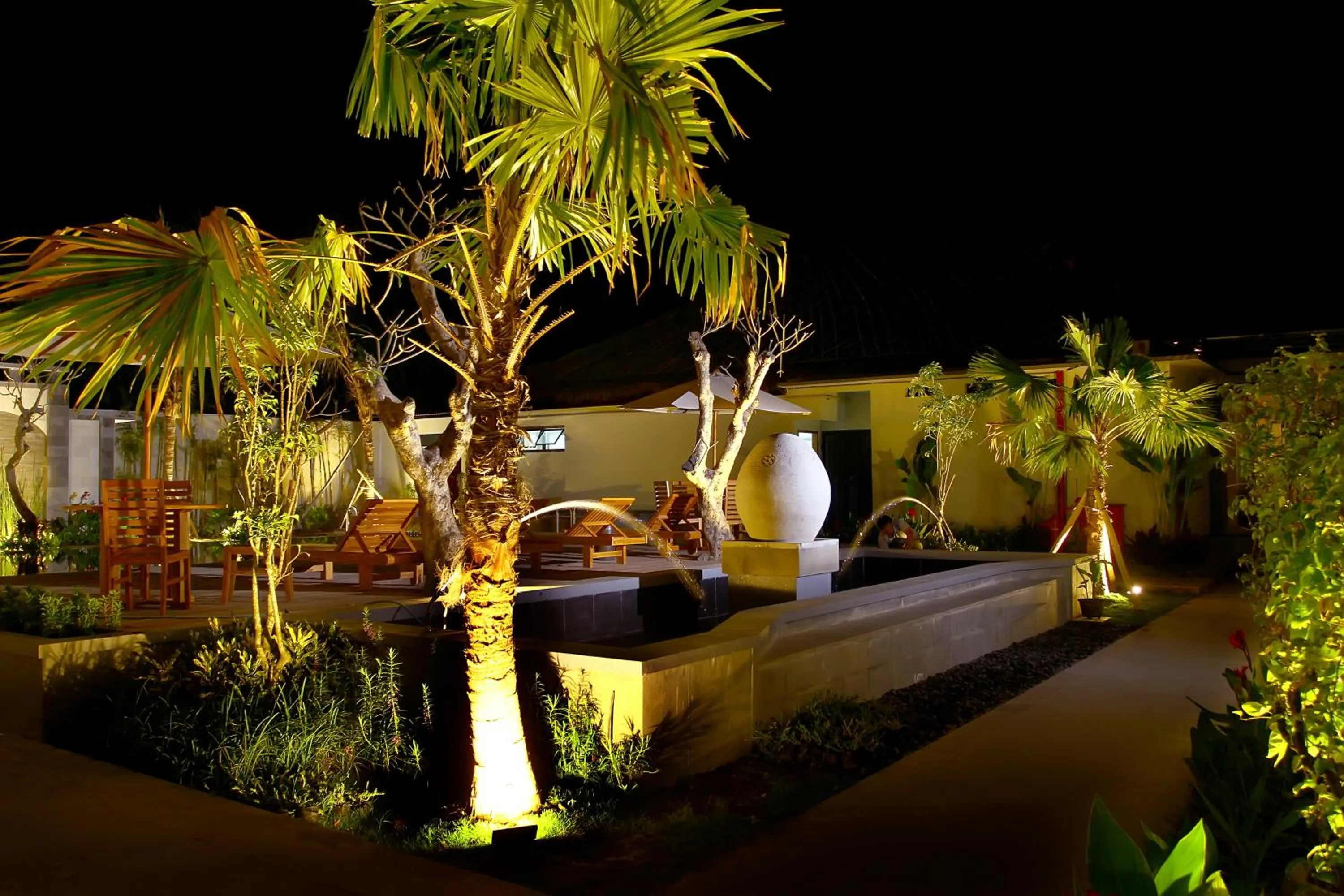 Facade/entrance in Grand Royal BIL Hotel