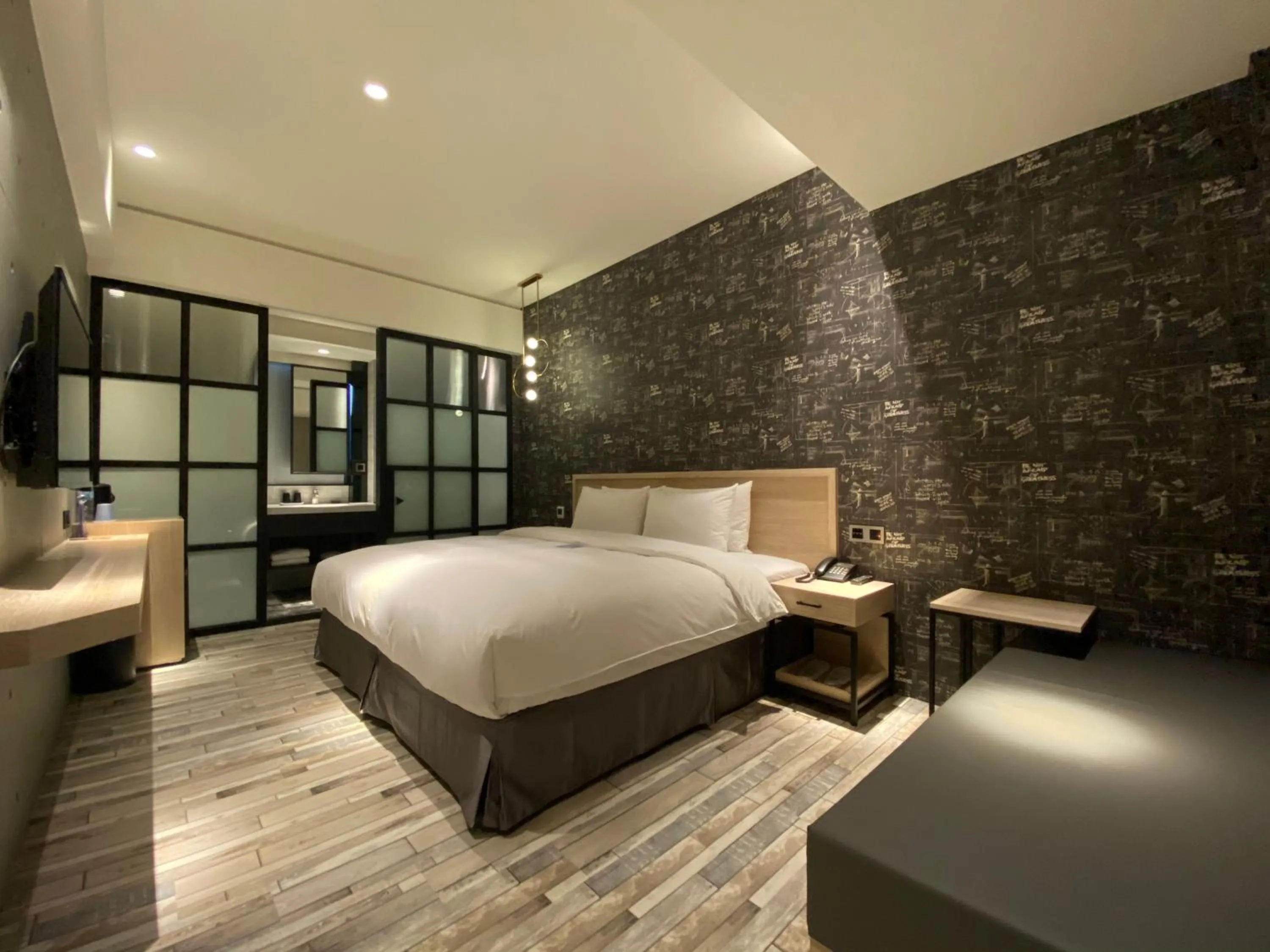 Photo of the whole room, Bed in Fengjia Micro Hotel