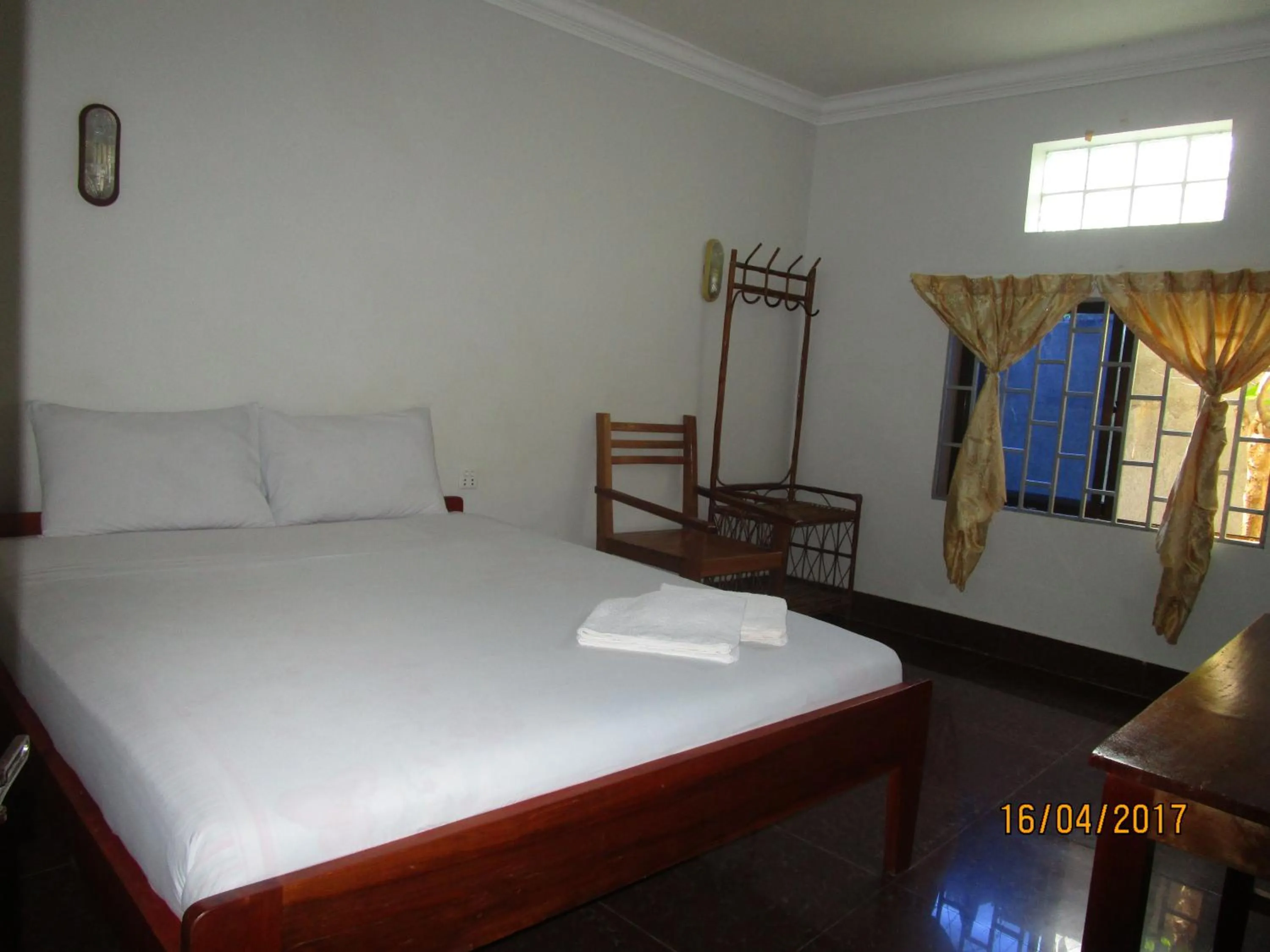 Photo of the whole room, Bed in Visal Sak Guesthouse