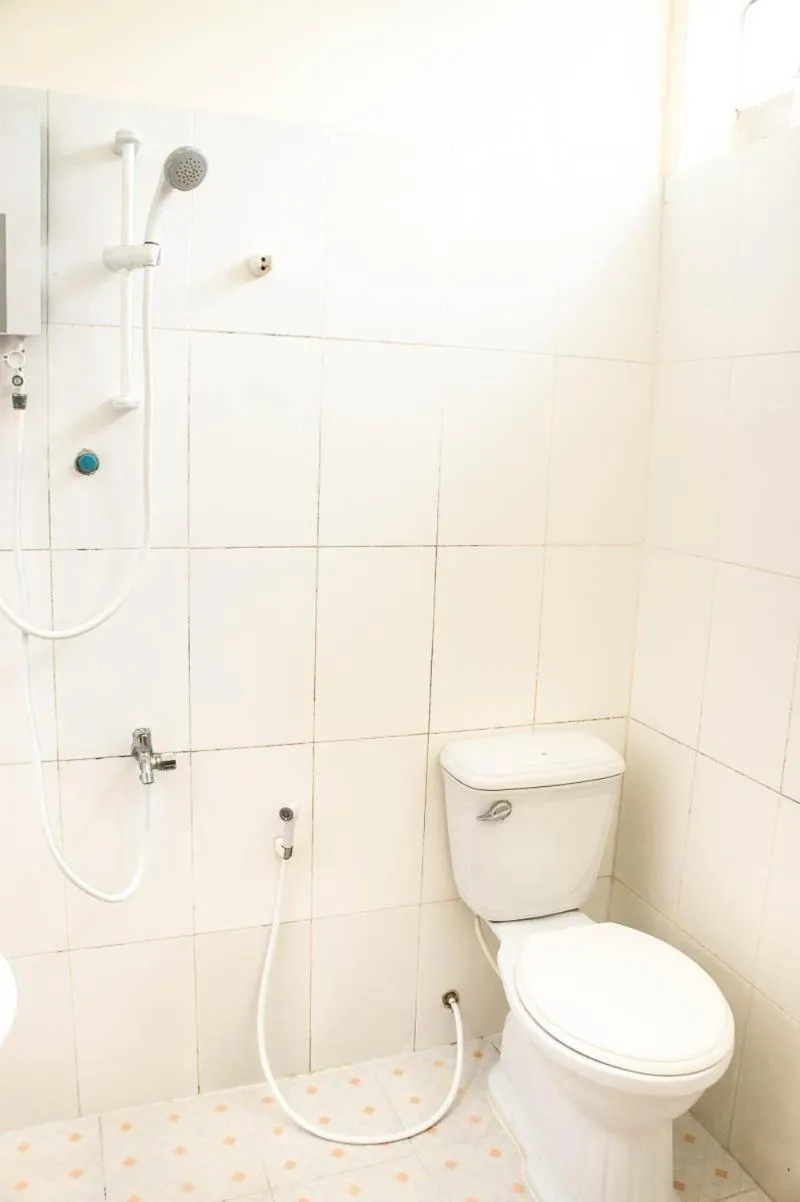 Shower in Visal Sak Guesthouse