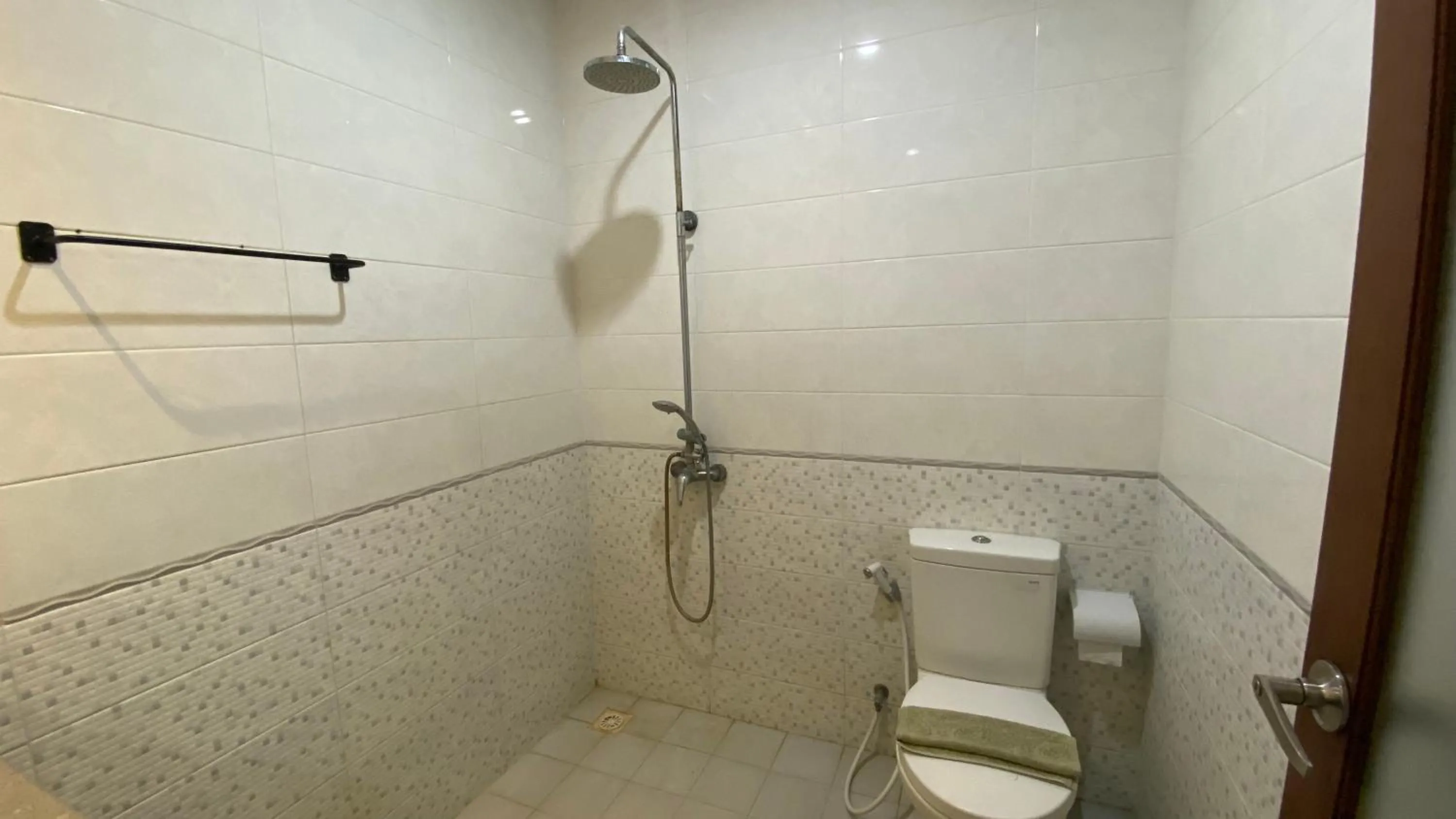 Shower in Sandat Hotel Legian