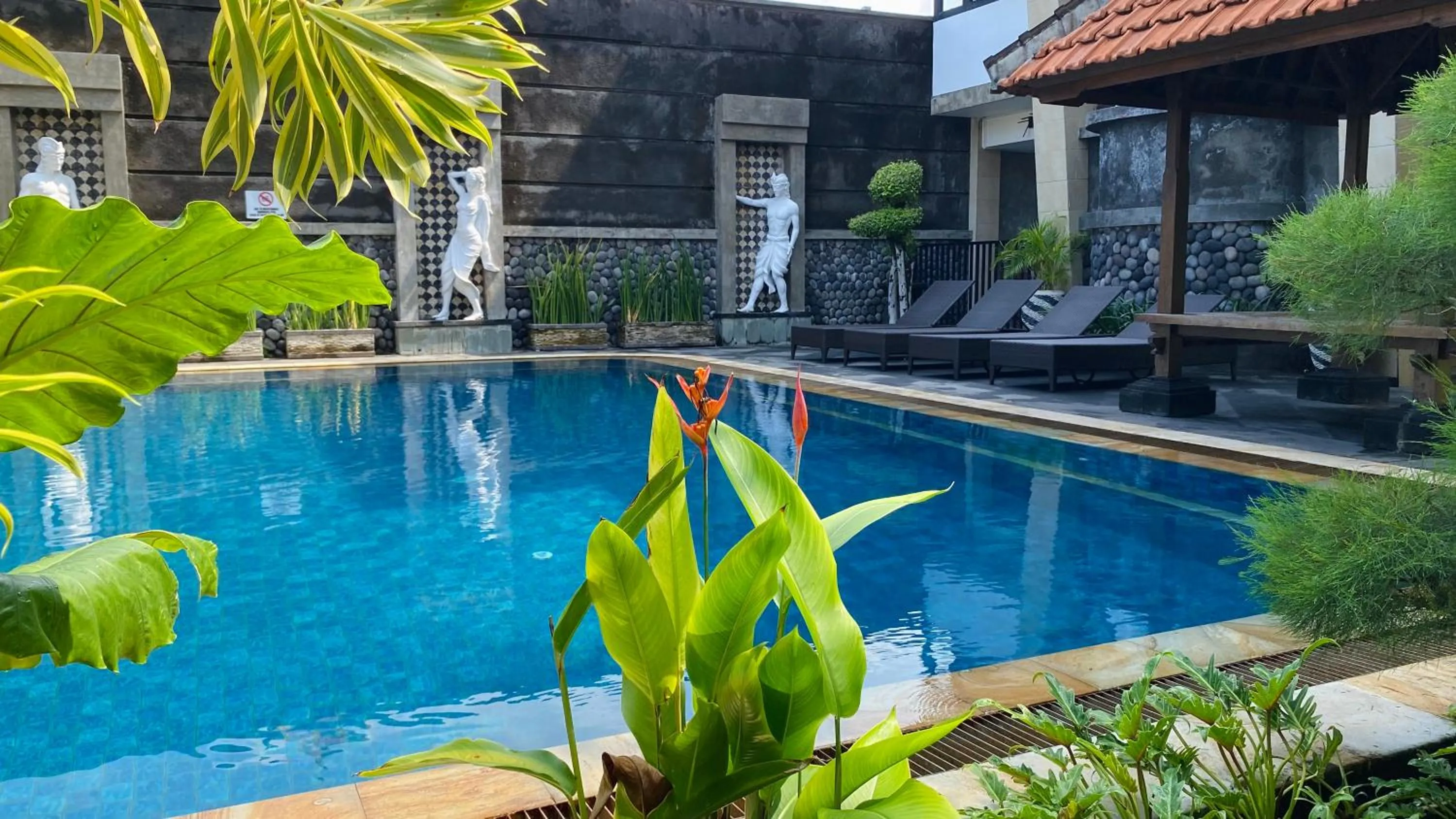 Swimming pool in Sandat Hotel Legian