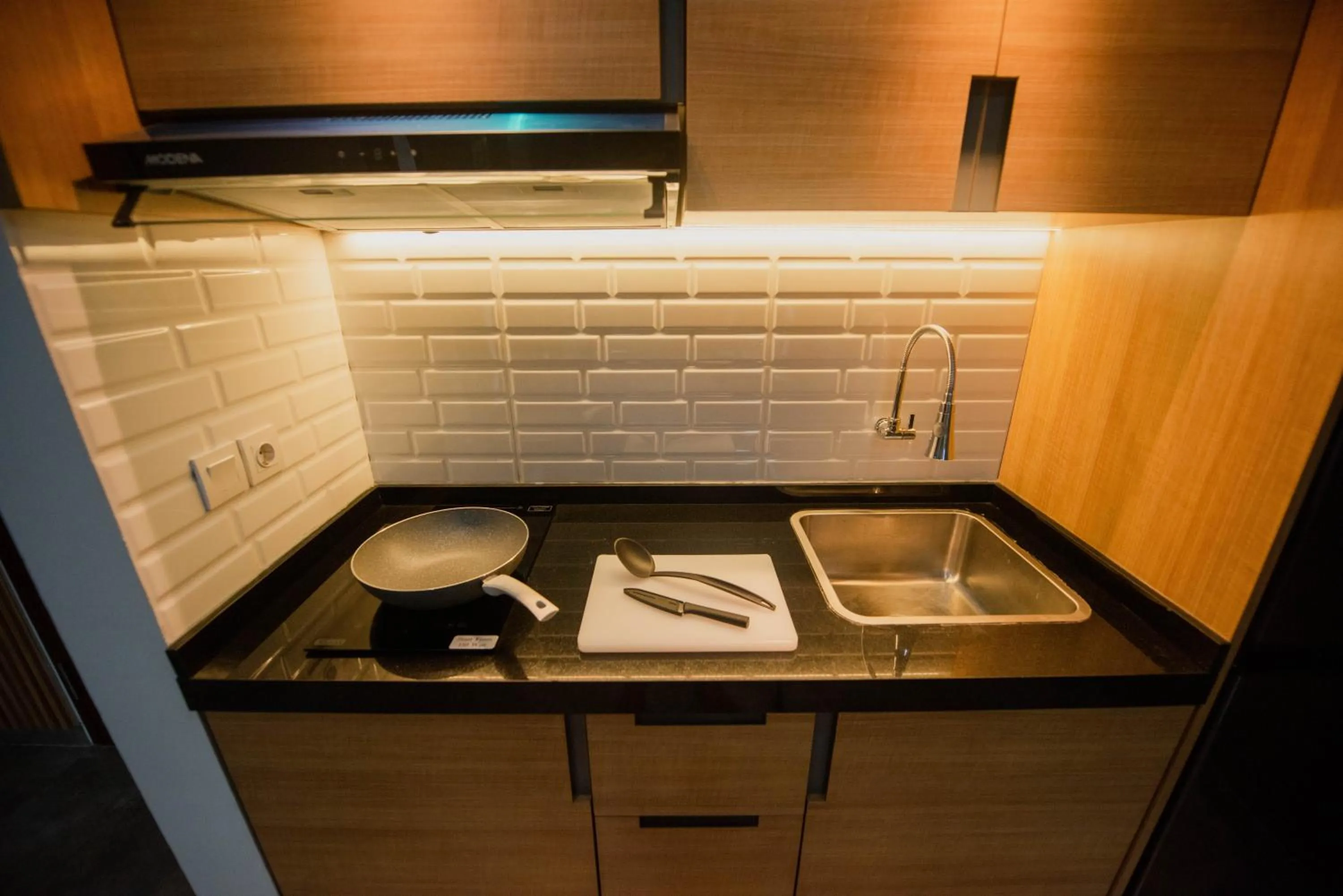 Kitchen or kitchenette in Sandat Hotel Legian