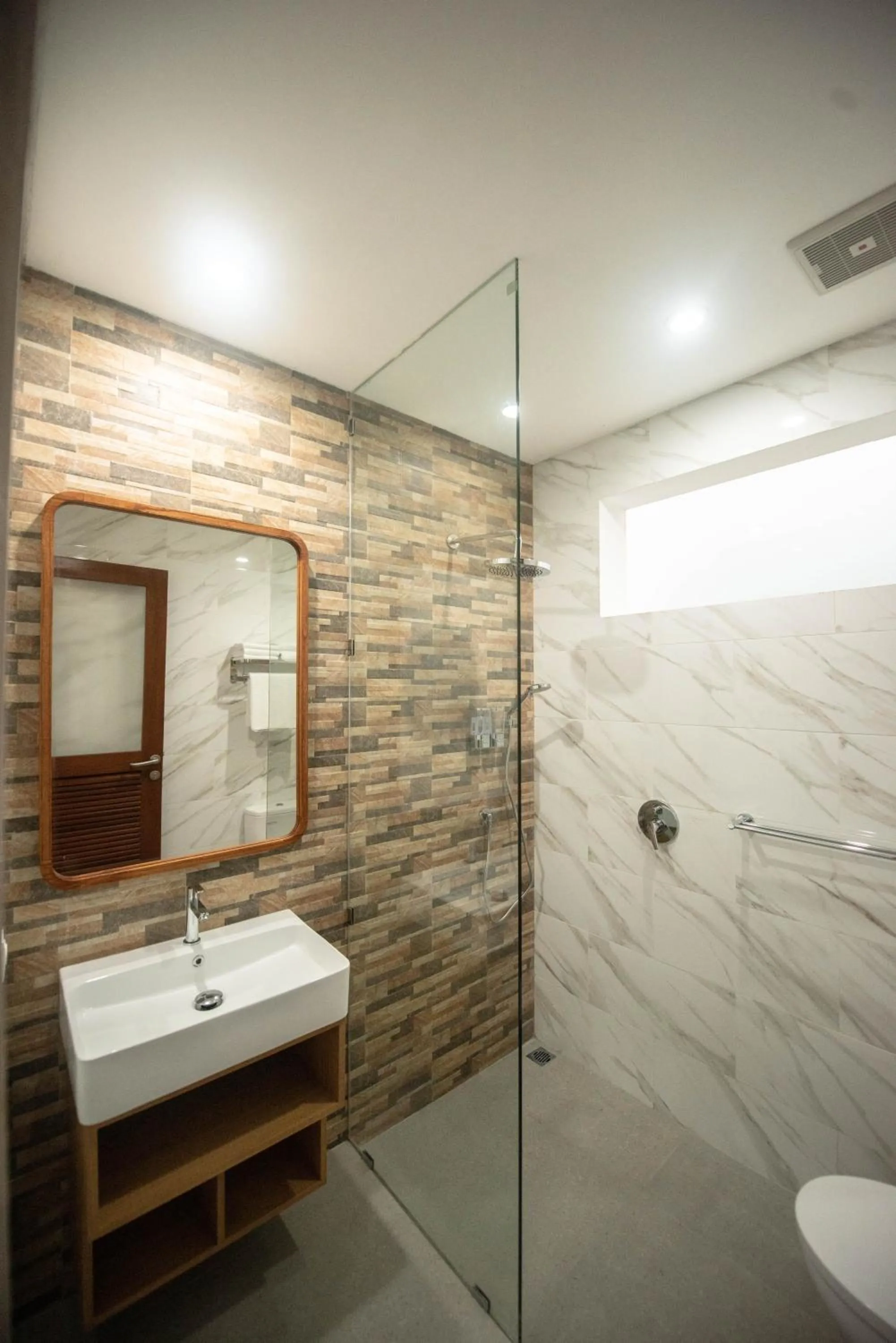 Bathroom in Sandat Hotel Legian