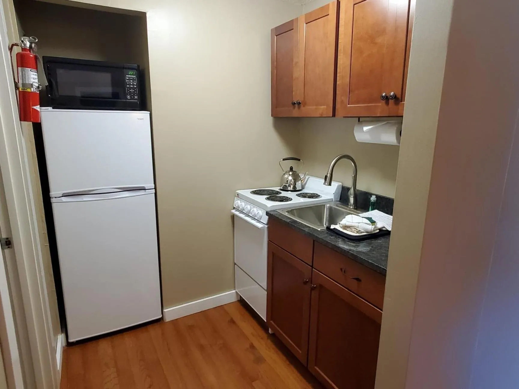 kitchen in Windrifter Resort