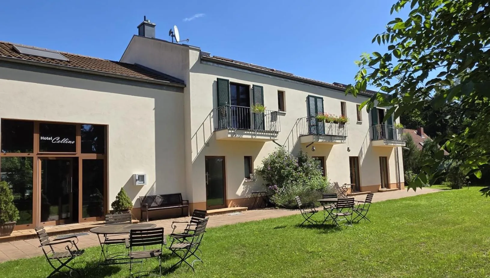 Property building in Cellino Hotel Prieros