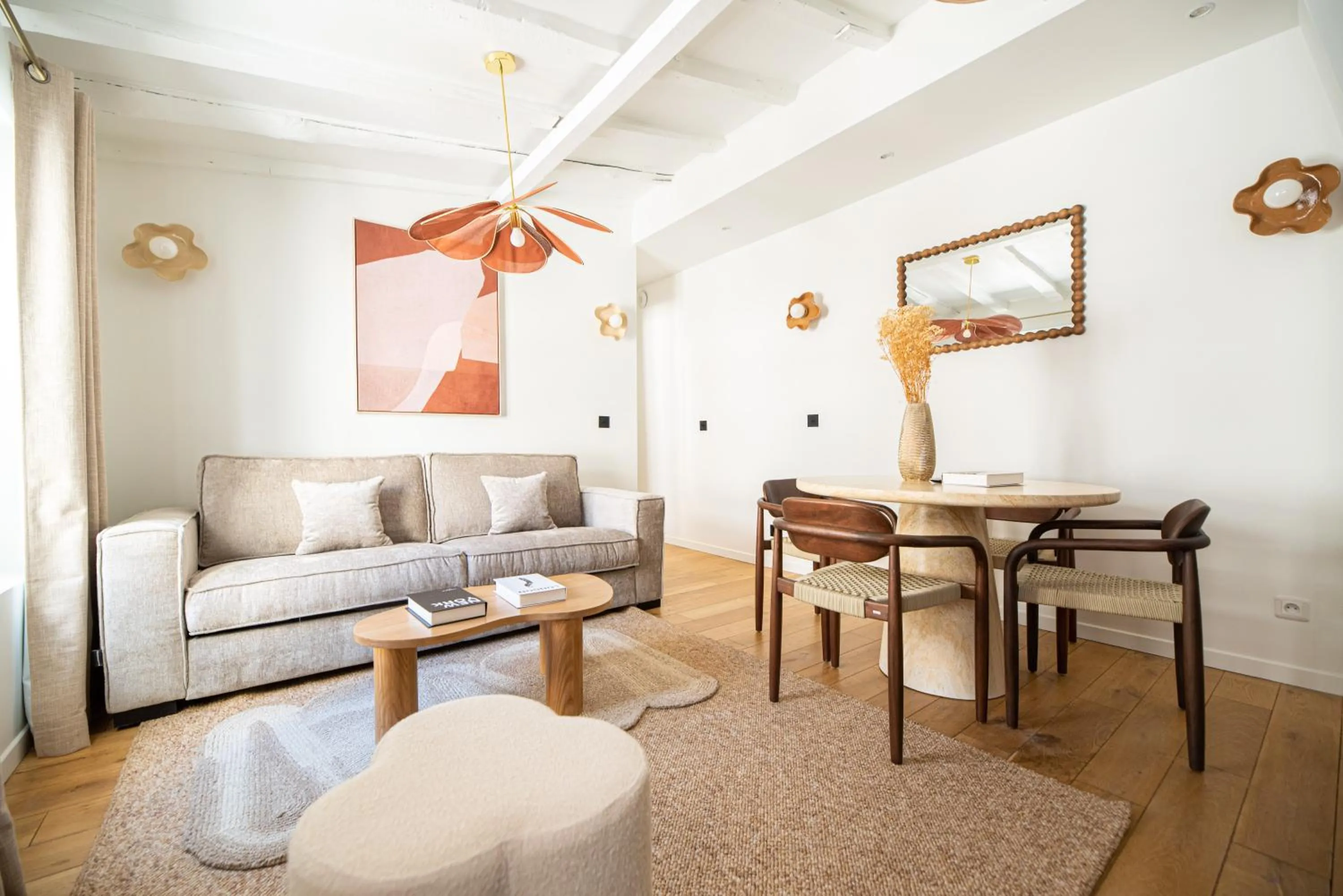 Living room in Dreamyflat - Archives
