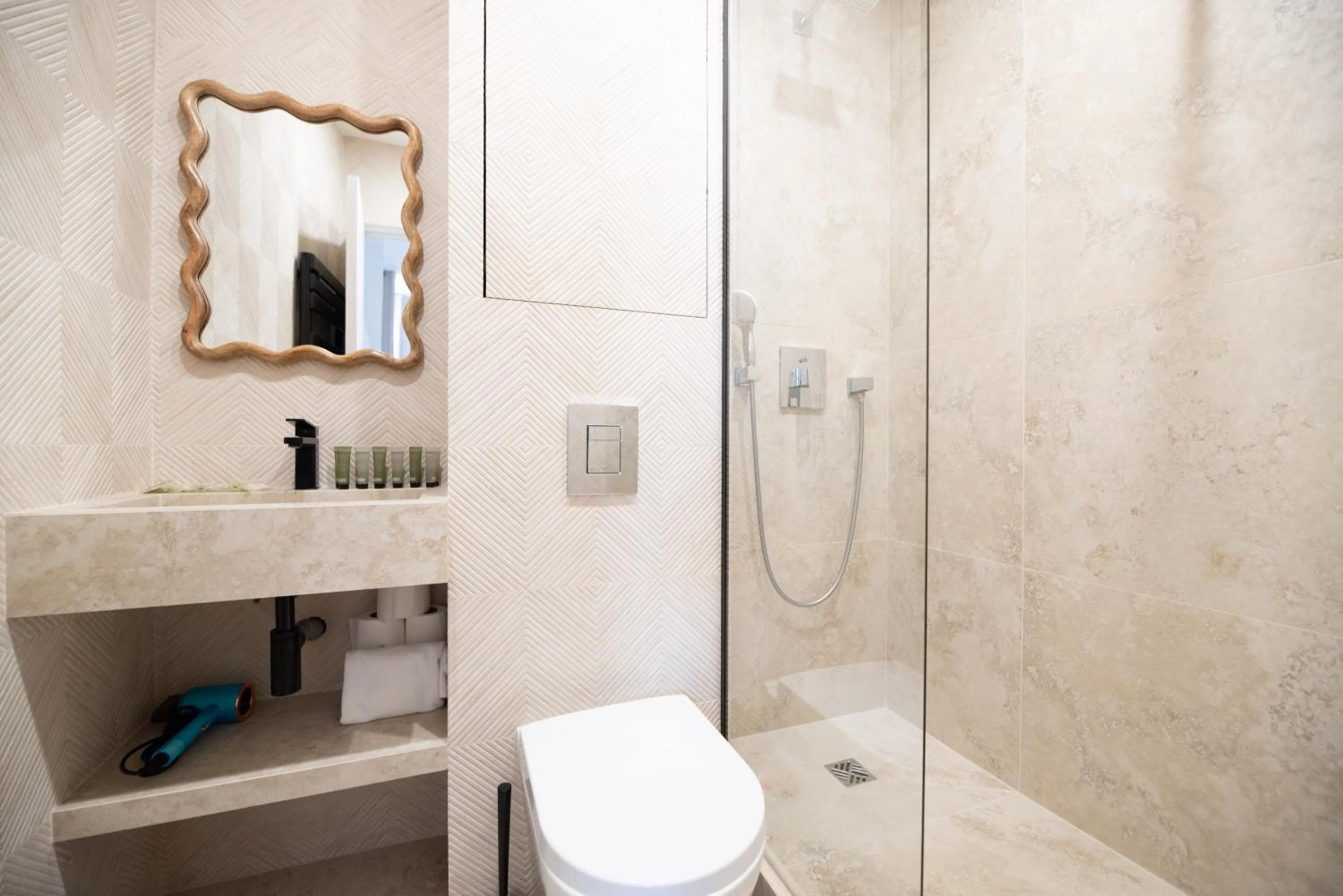 Bathroom in Dreamyflat - Archives