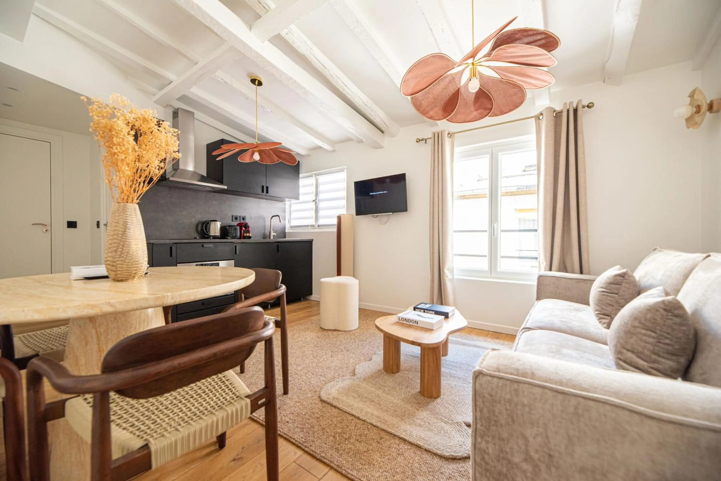 Living room in Dreamyflat - Archives