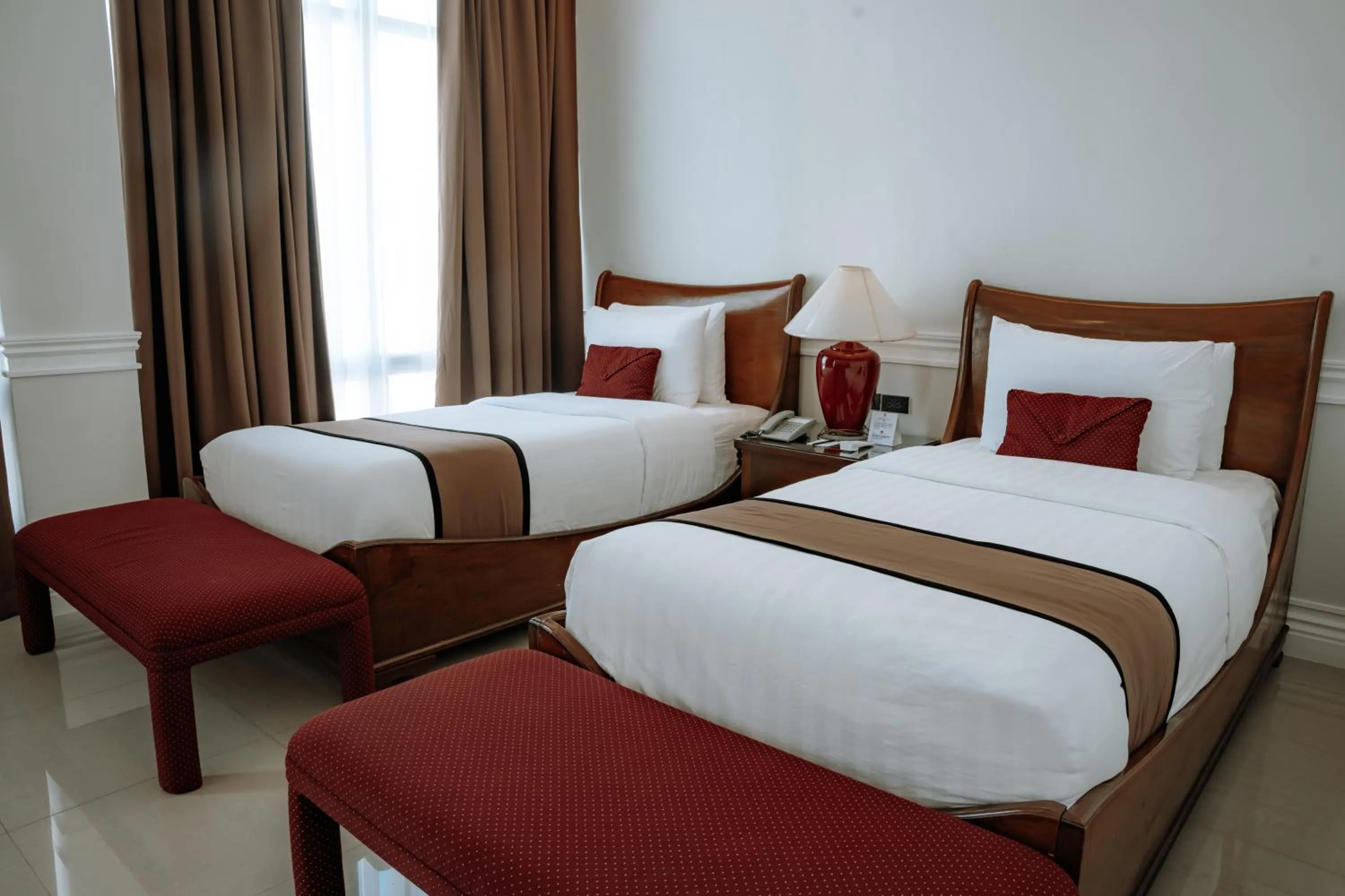 Bed in MetroCentre Hotel