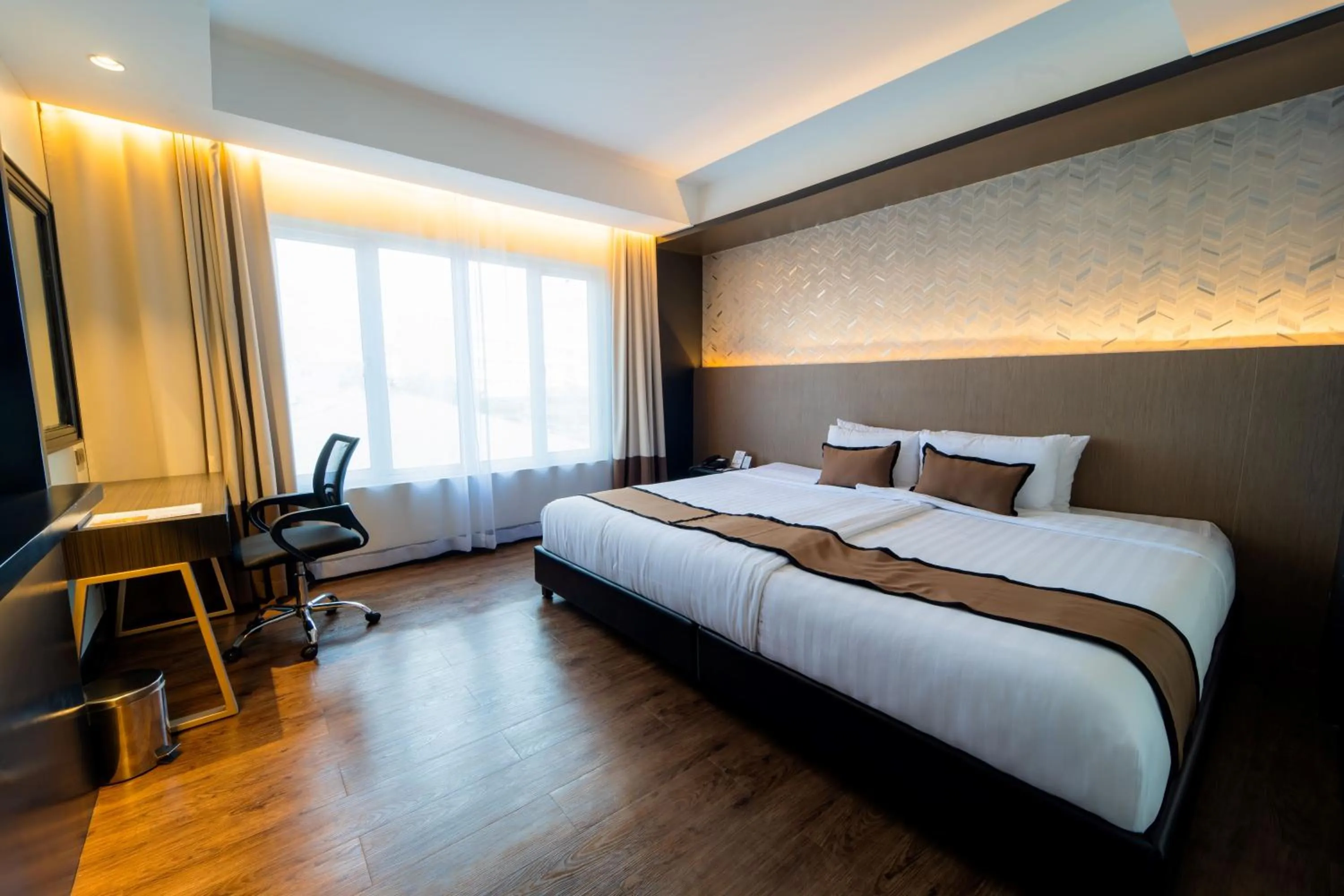 Bed in MetroCentre Hotel