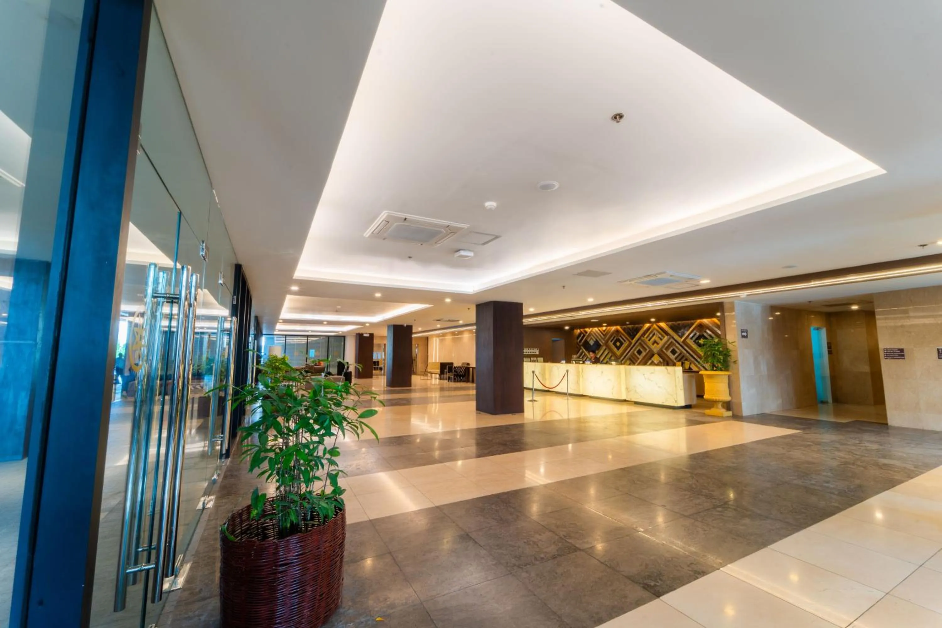 Lobby or reception in MetroCentre Hotel