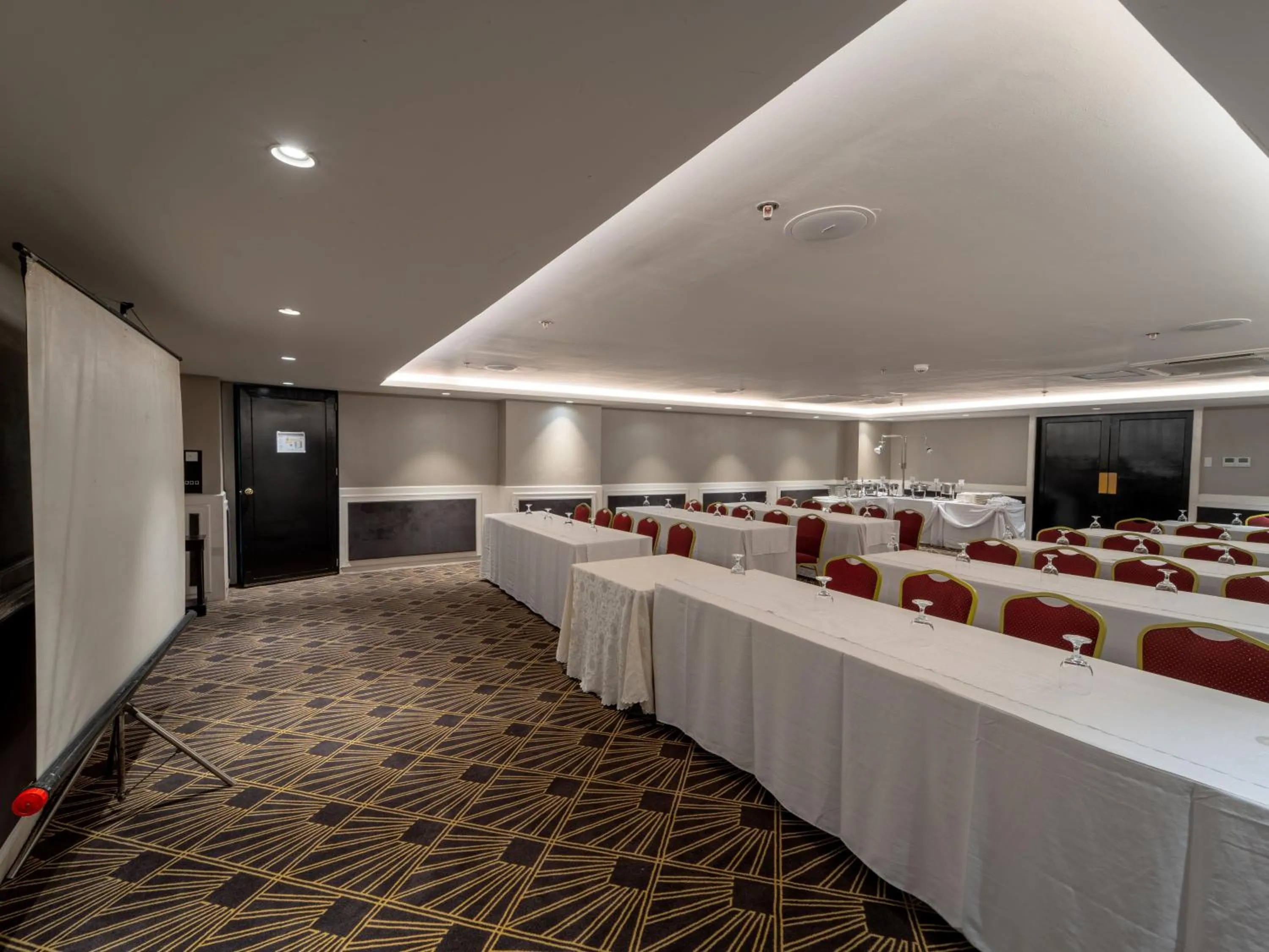 Meeting/conference room in MetroCentre Hotel