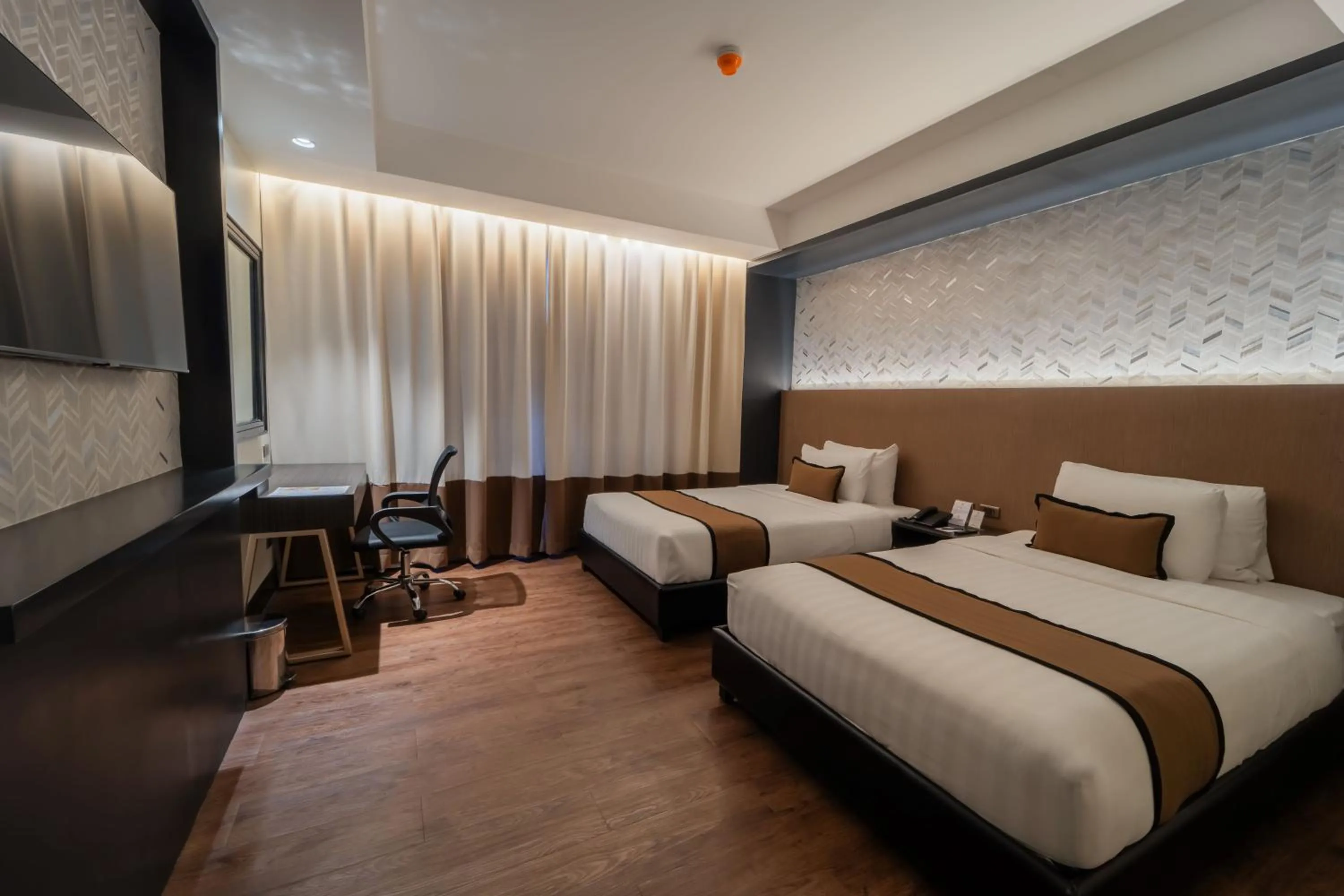 Bed in MetroCentre Hotel