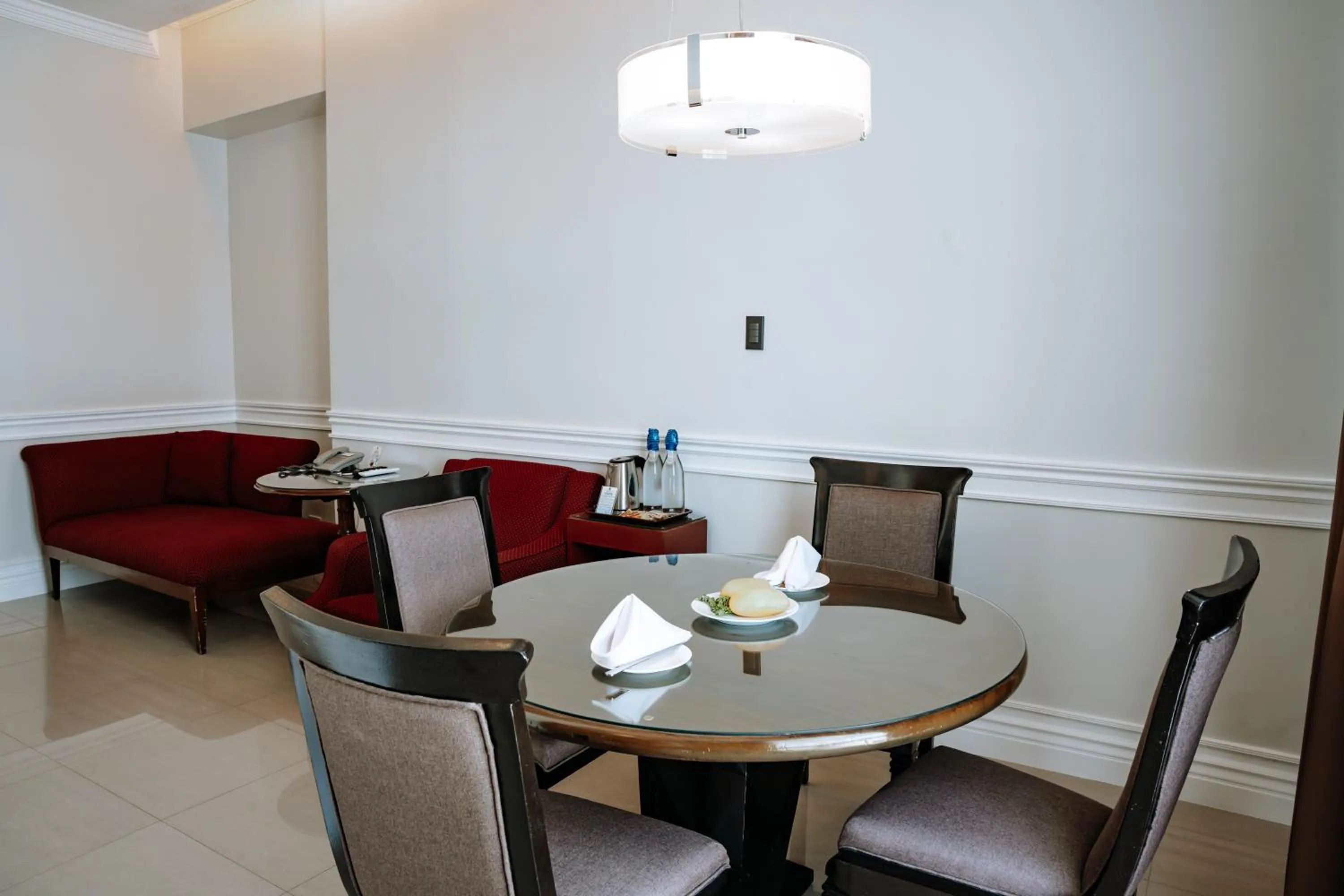 Dining area in MetroCentre Hotel