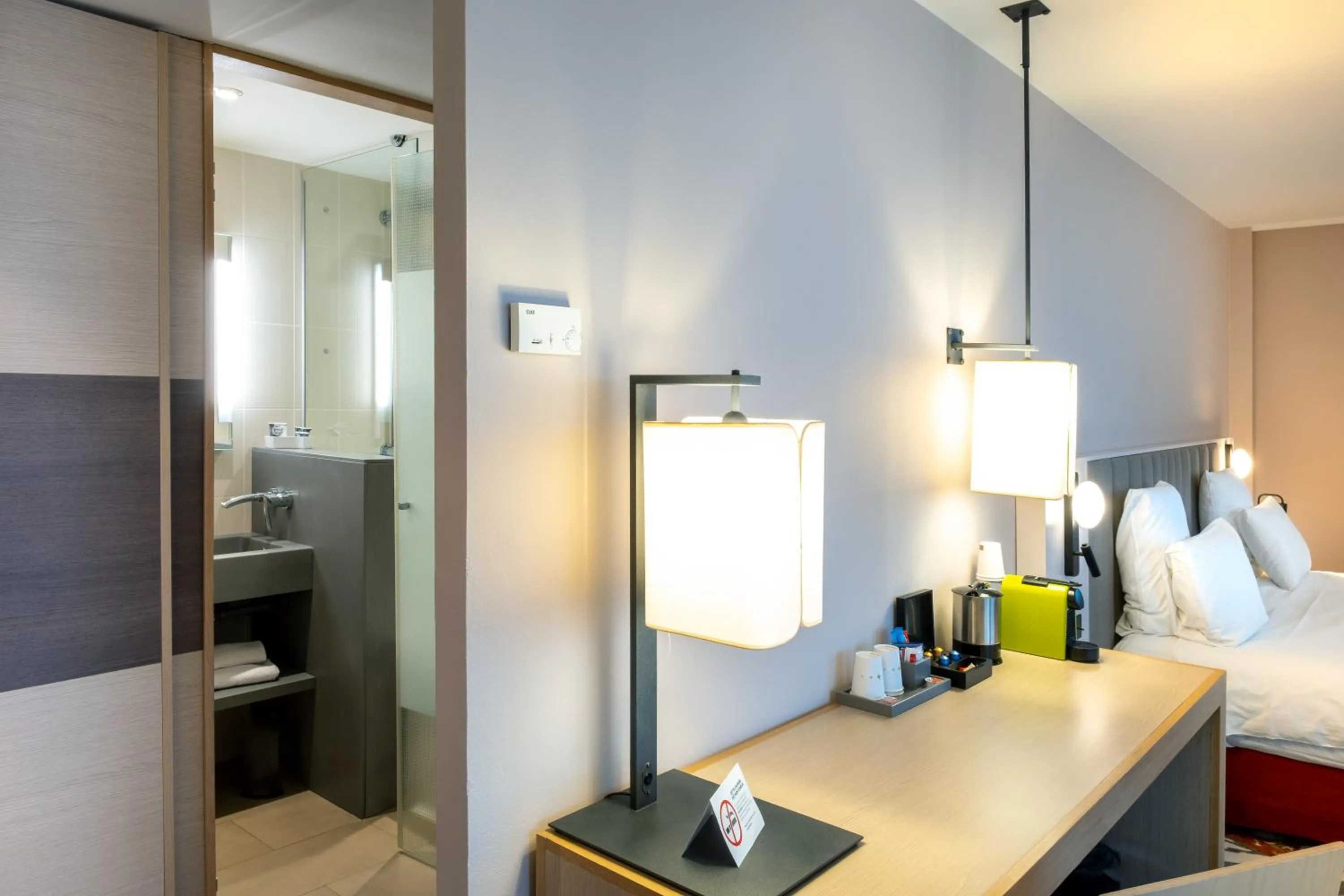 Bedroom, Bed in Mercure Amiens Cathédrale