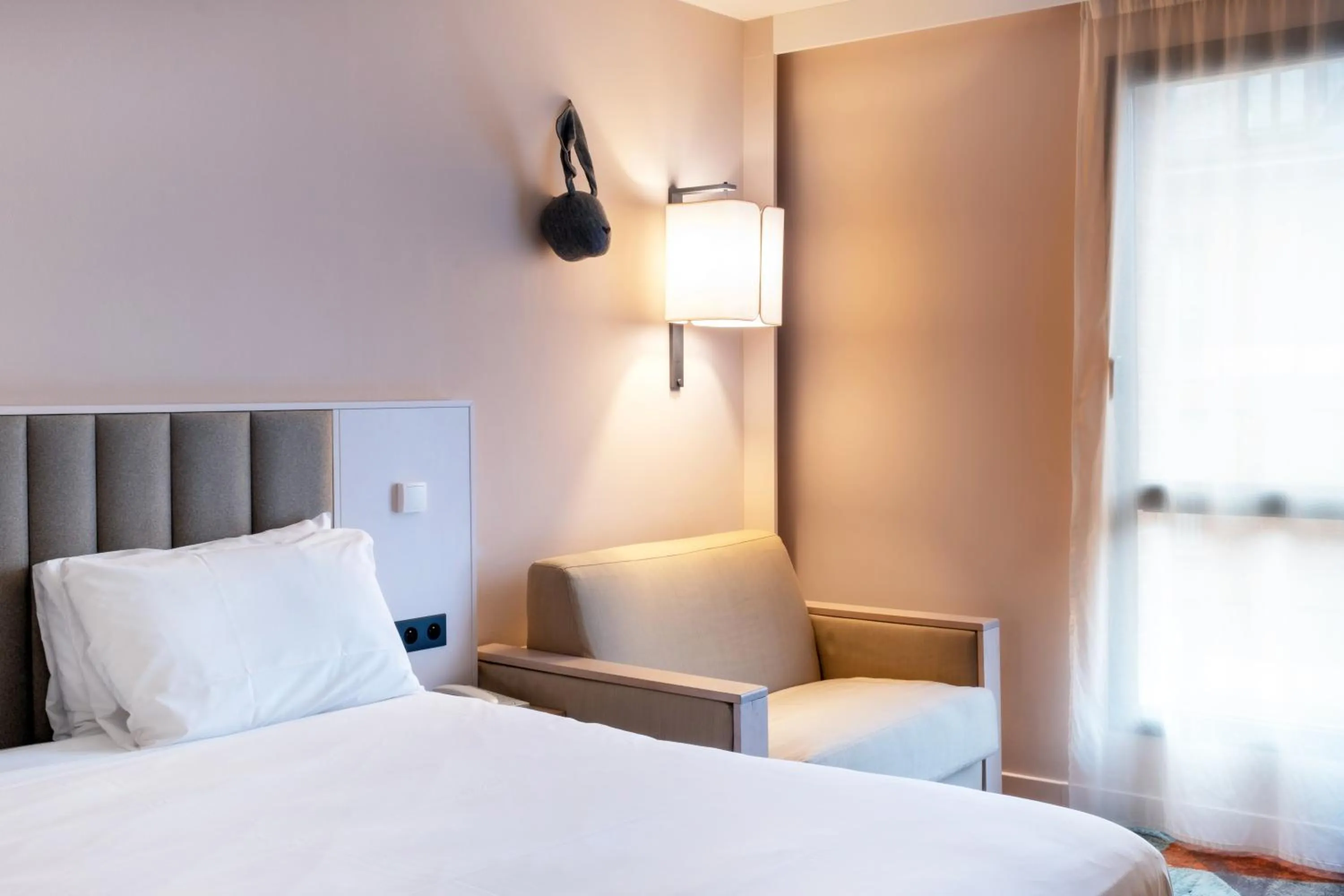 Bed in Mercure Amiens Cathédrale