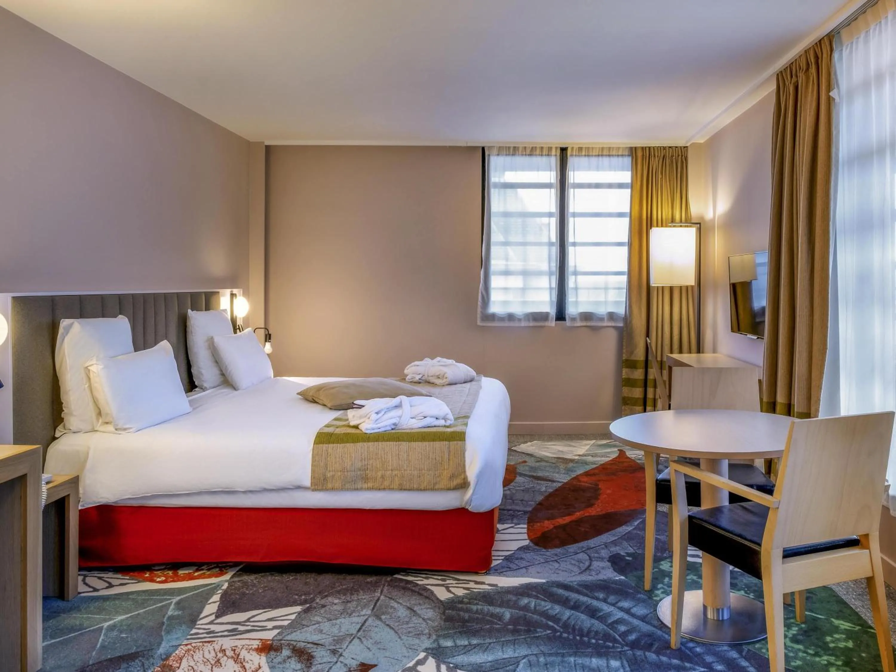 Bedroom, Bed in Mercure Amiens Cathédrale