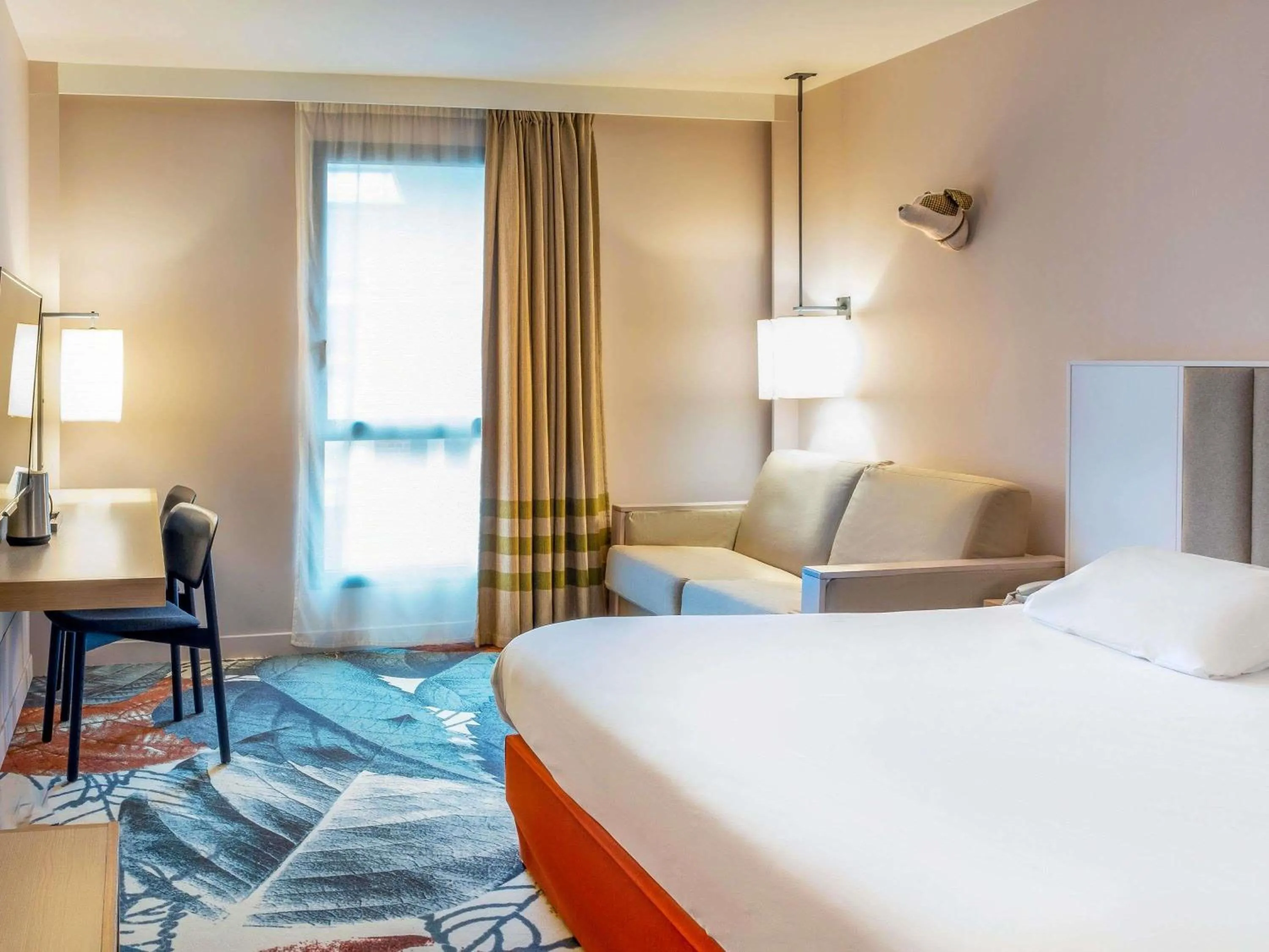 Bedroom, Bed in Mercure Amiens Cathédrale