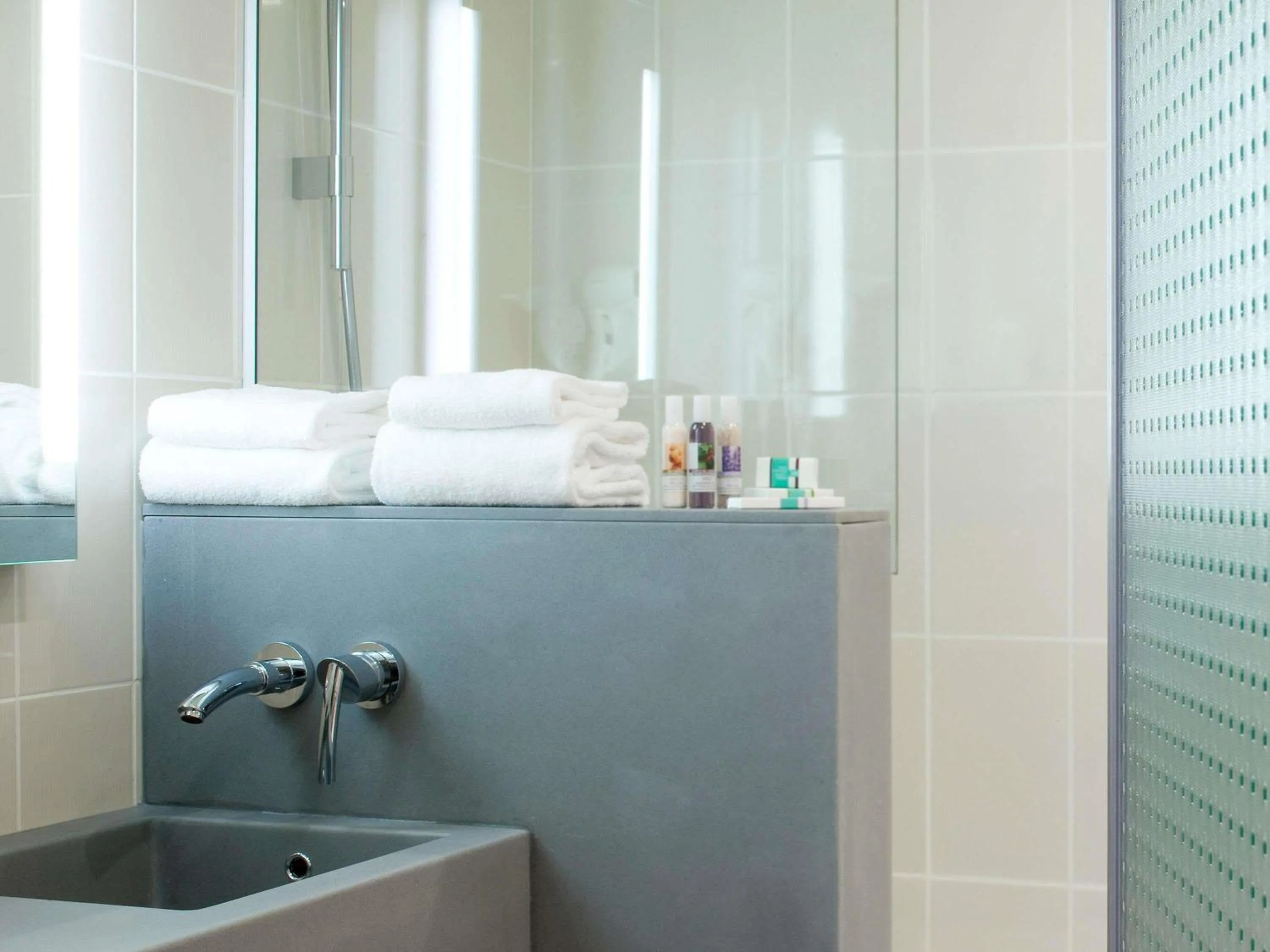 Bedroom in Mercure Amiens Cathédrale