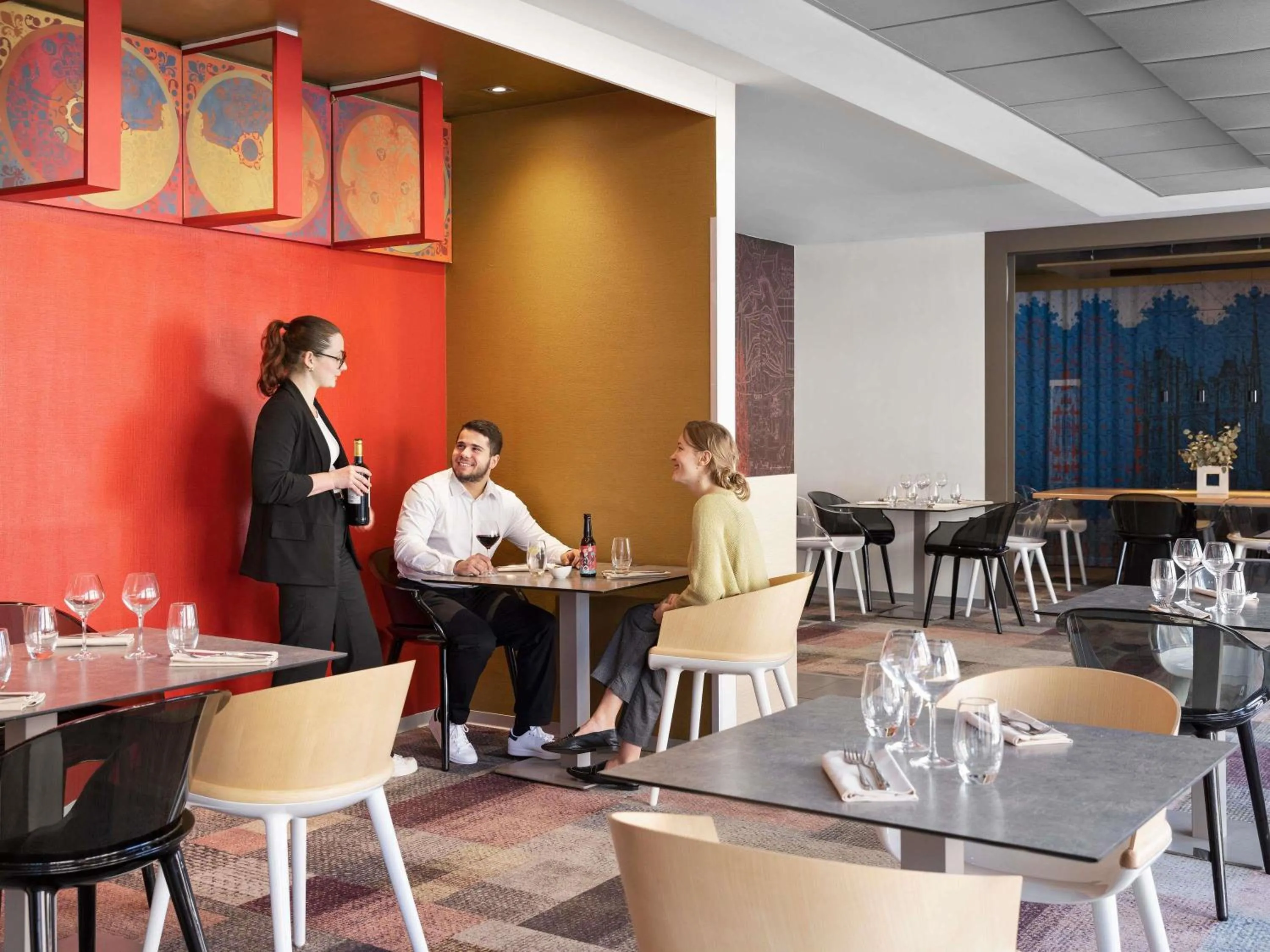 Restaurant/places to eat in Mercure Amiens Cathédrale