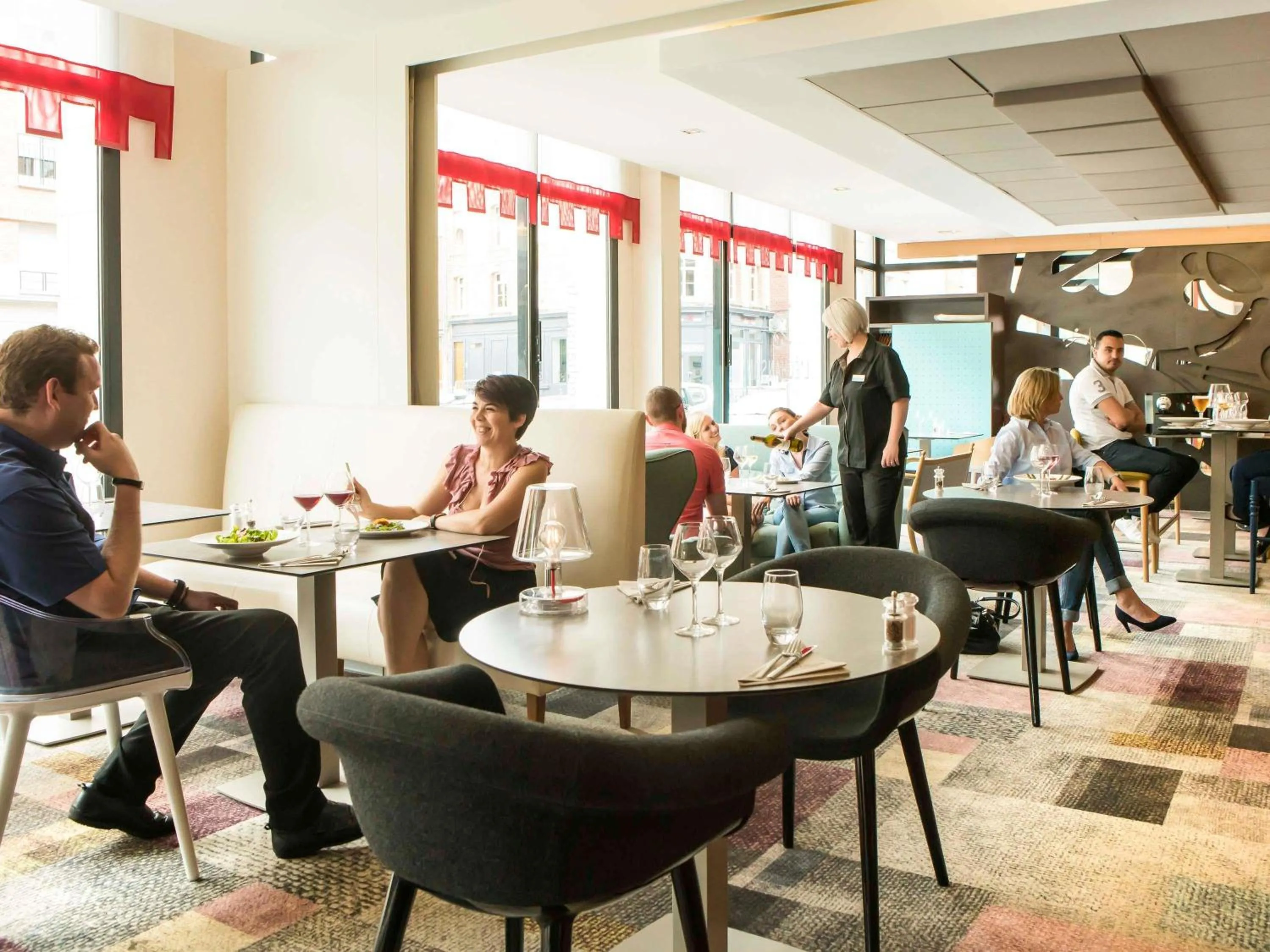 Restaurant/places to eat in Mercure Amiens Cathédrale