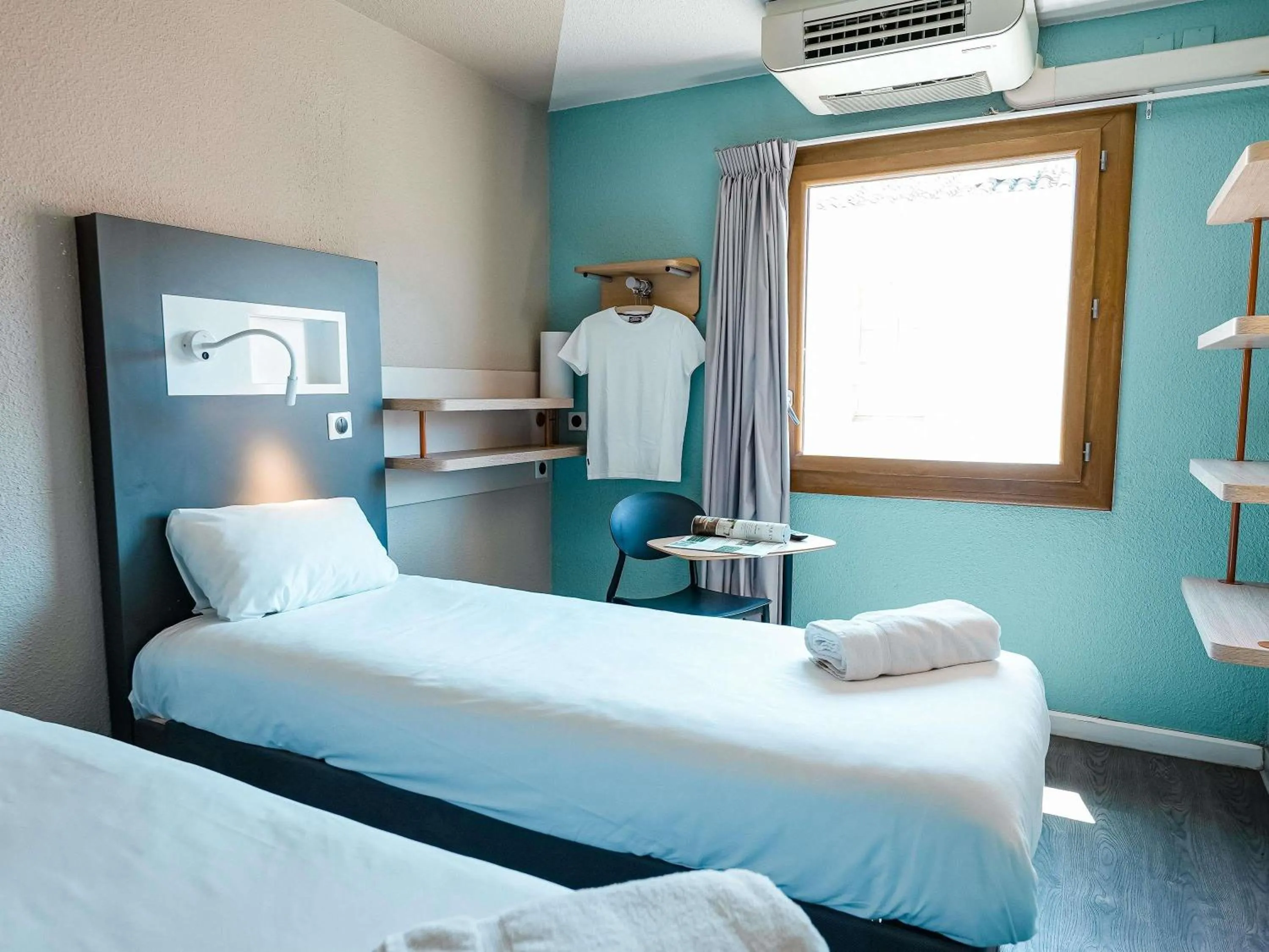 Bedroom, Bed in ibis budget Marseille Vieux Port