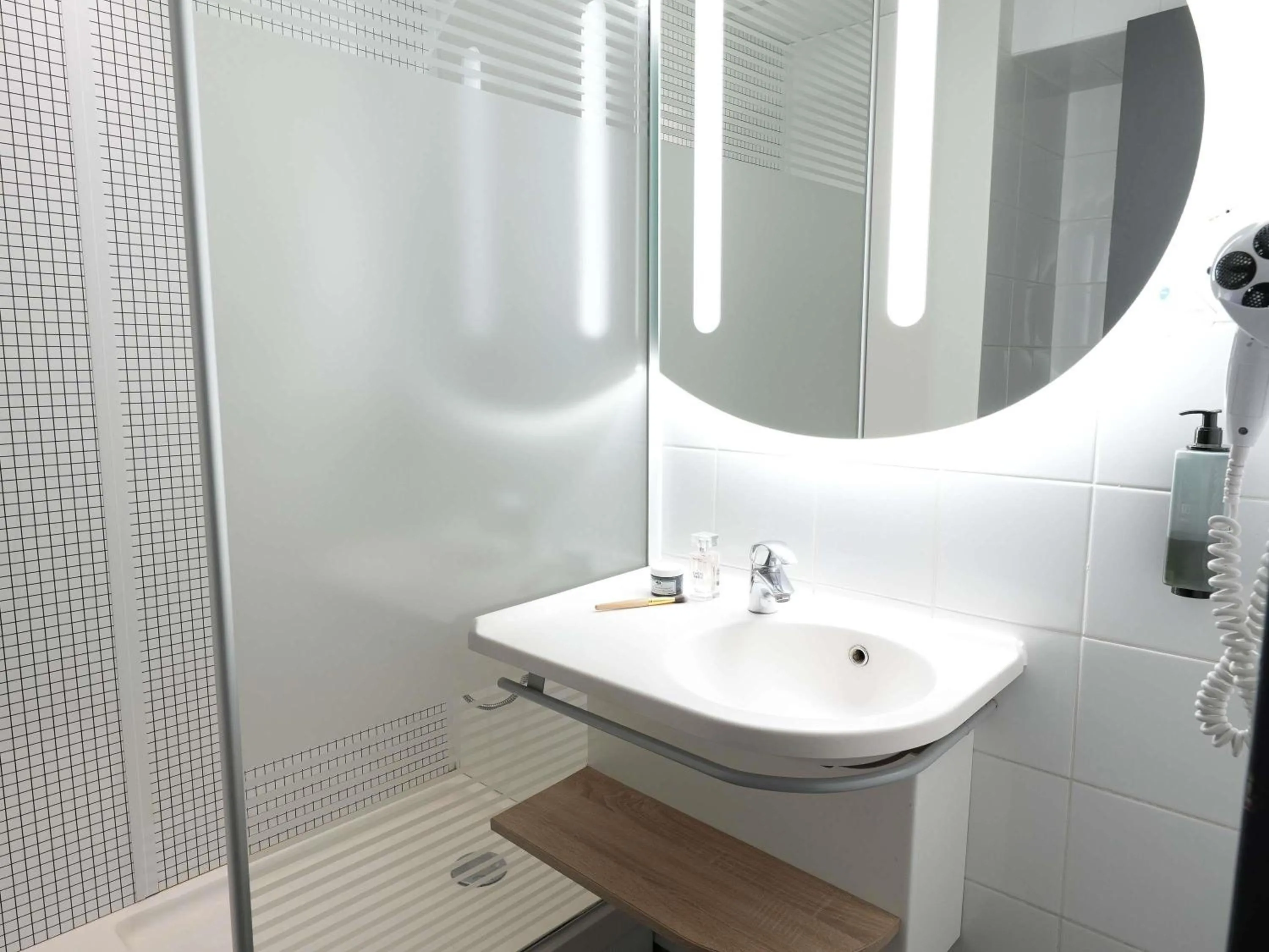 Bedroom in ibis budget Marseille Vieux Port