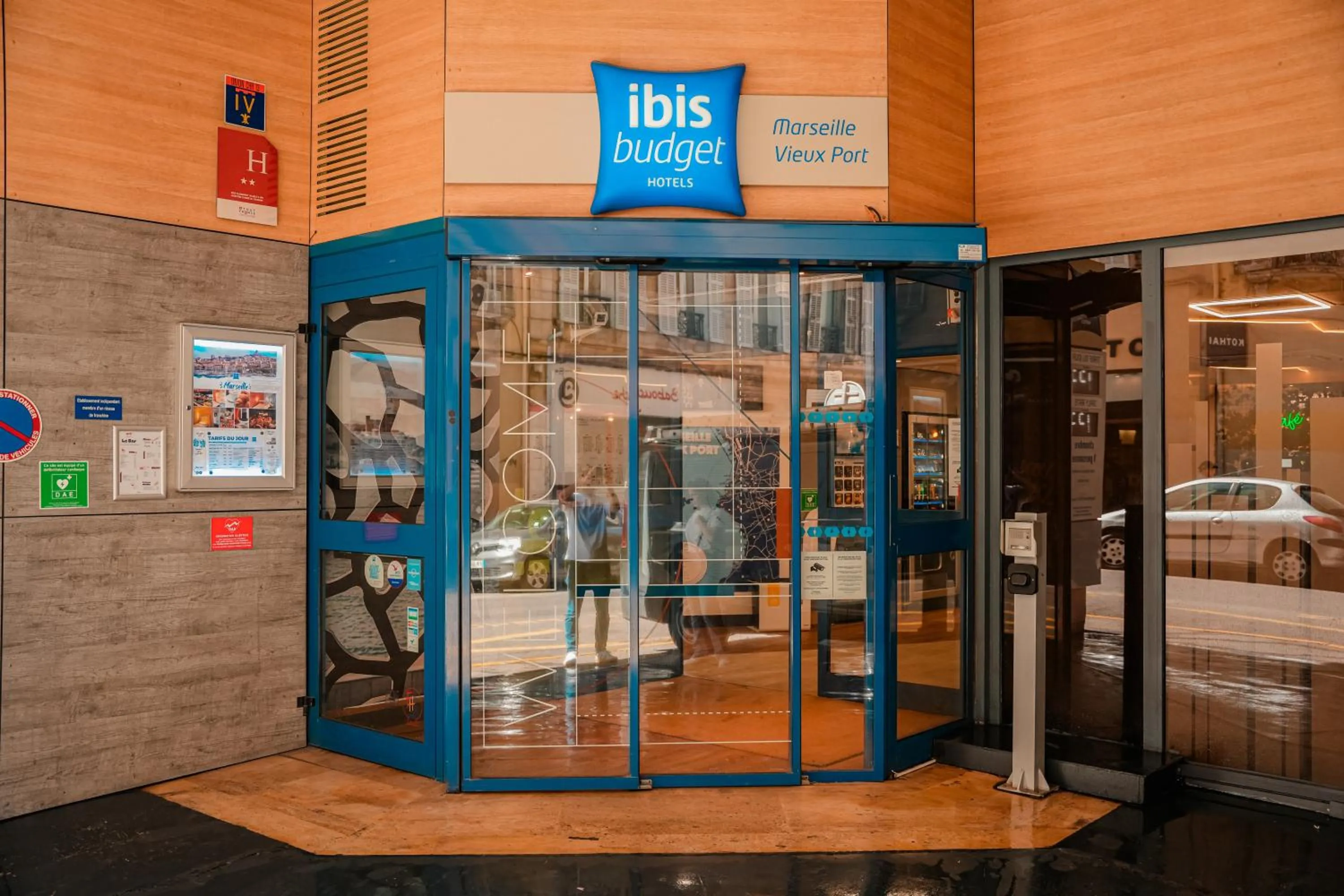 Facade/entrance in ibis budget Marseille Vieux Port