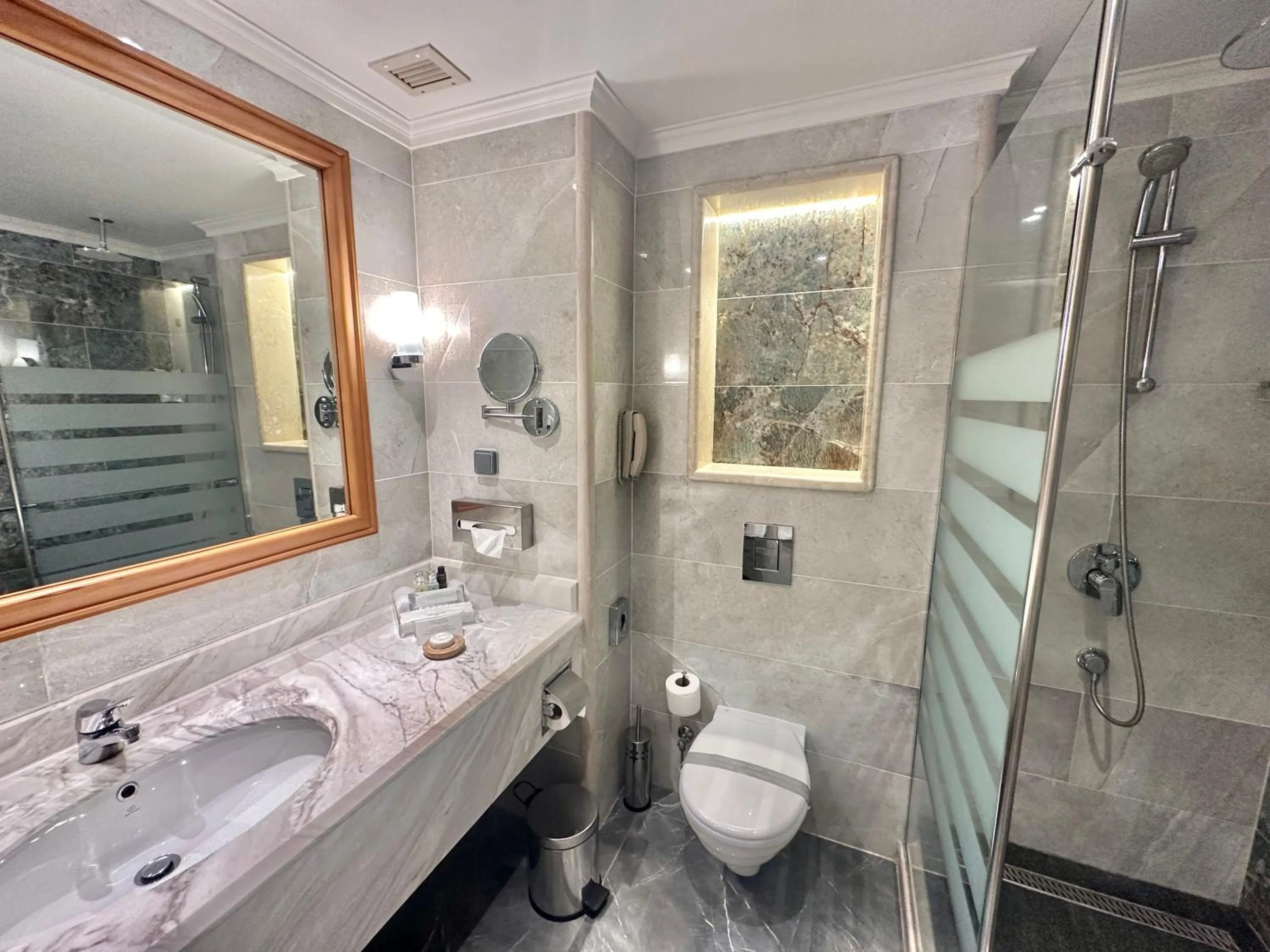 Shower in Steigenberger Hotel & Nelson Village, Taba