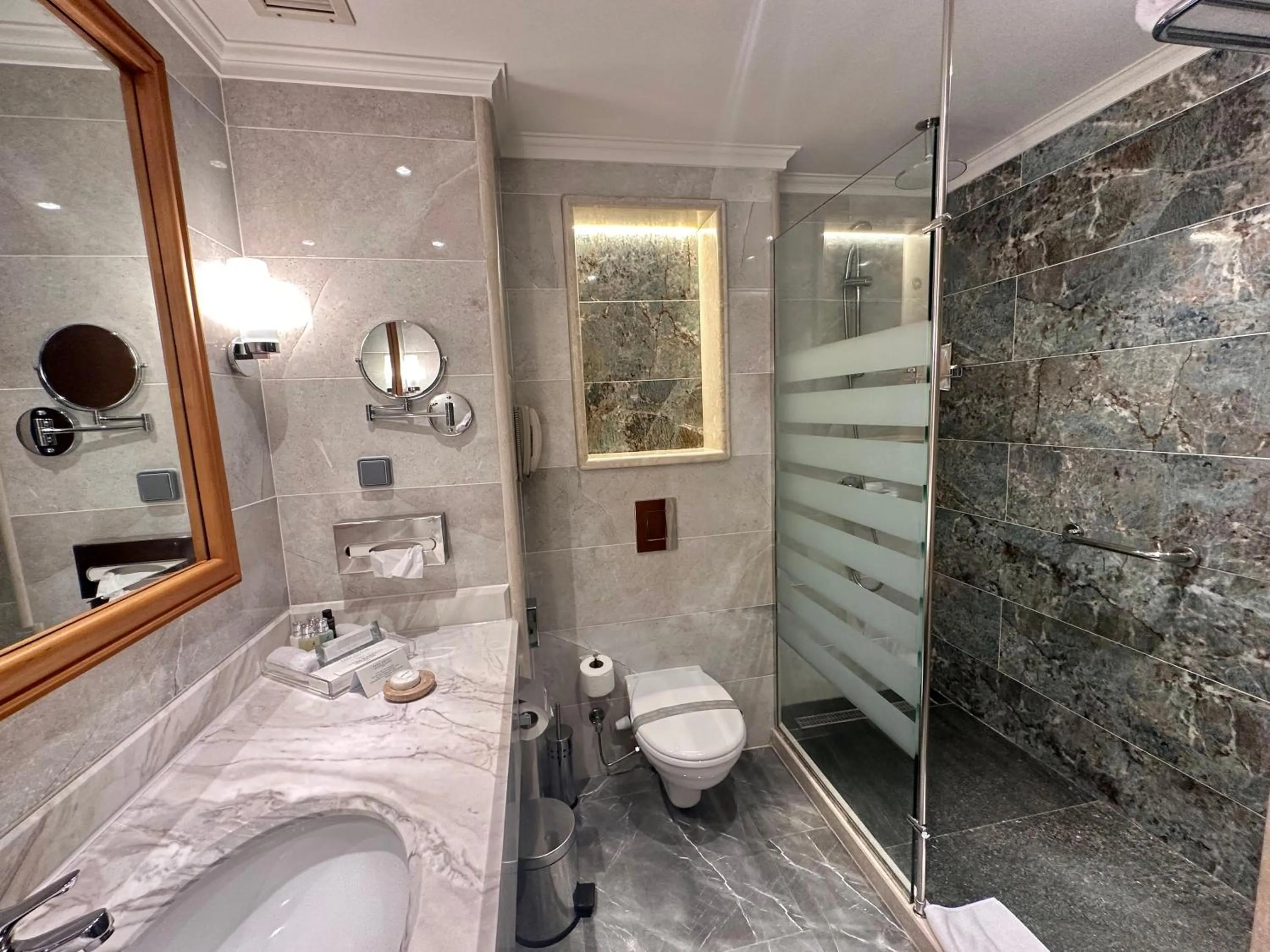 Shower in Steigenberger Hotel & Nelson Village, Taba