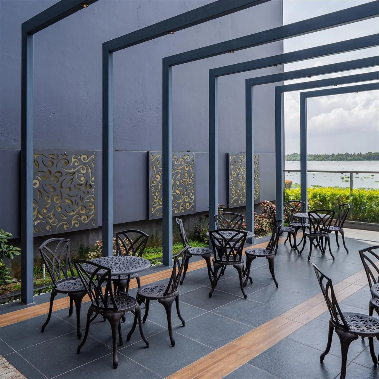 Patio in Kent Baywatch Suites