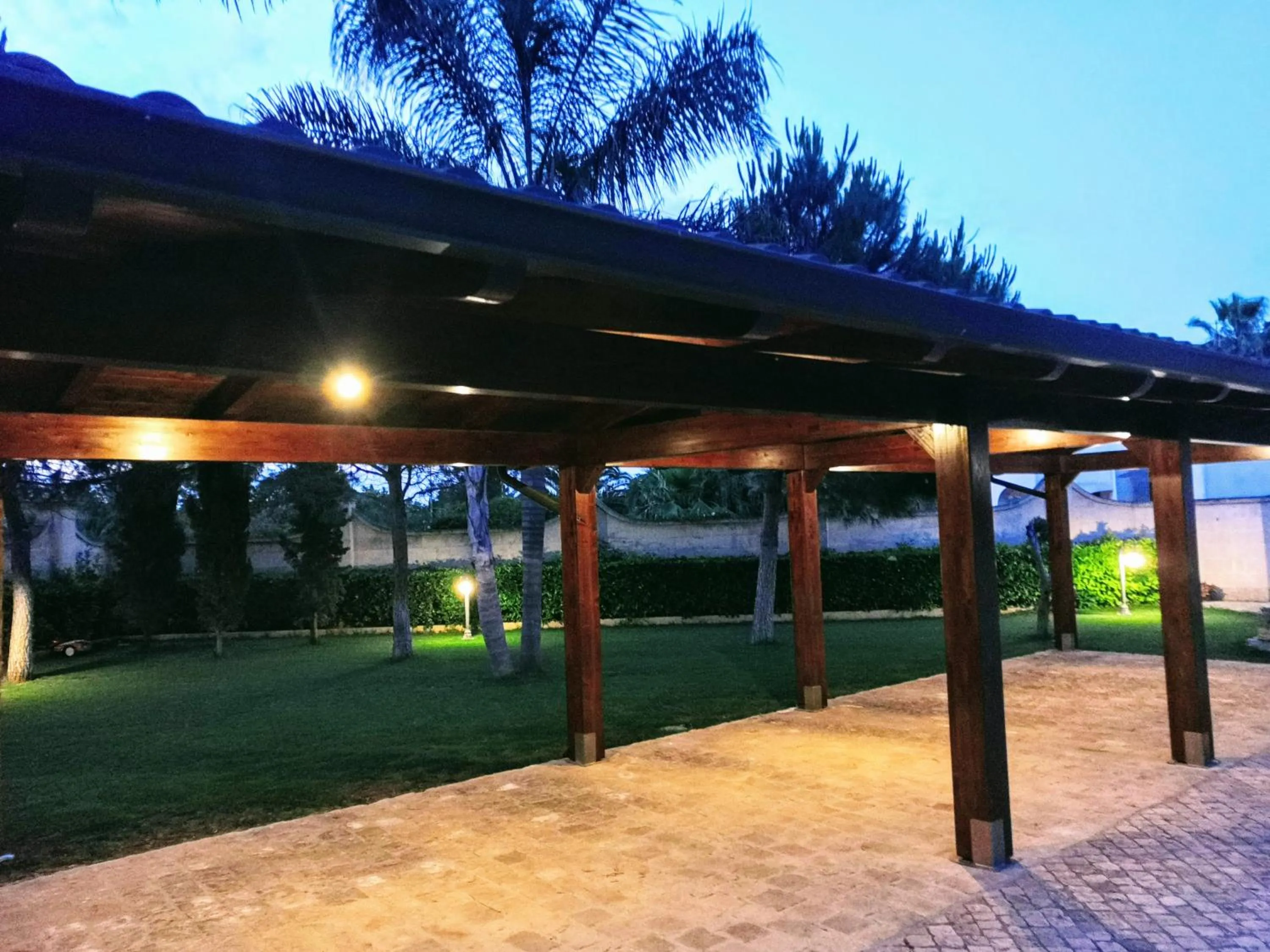 Garden in BORGO LUNA b&b