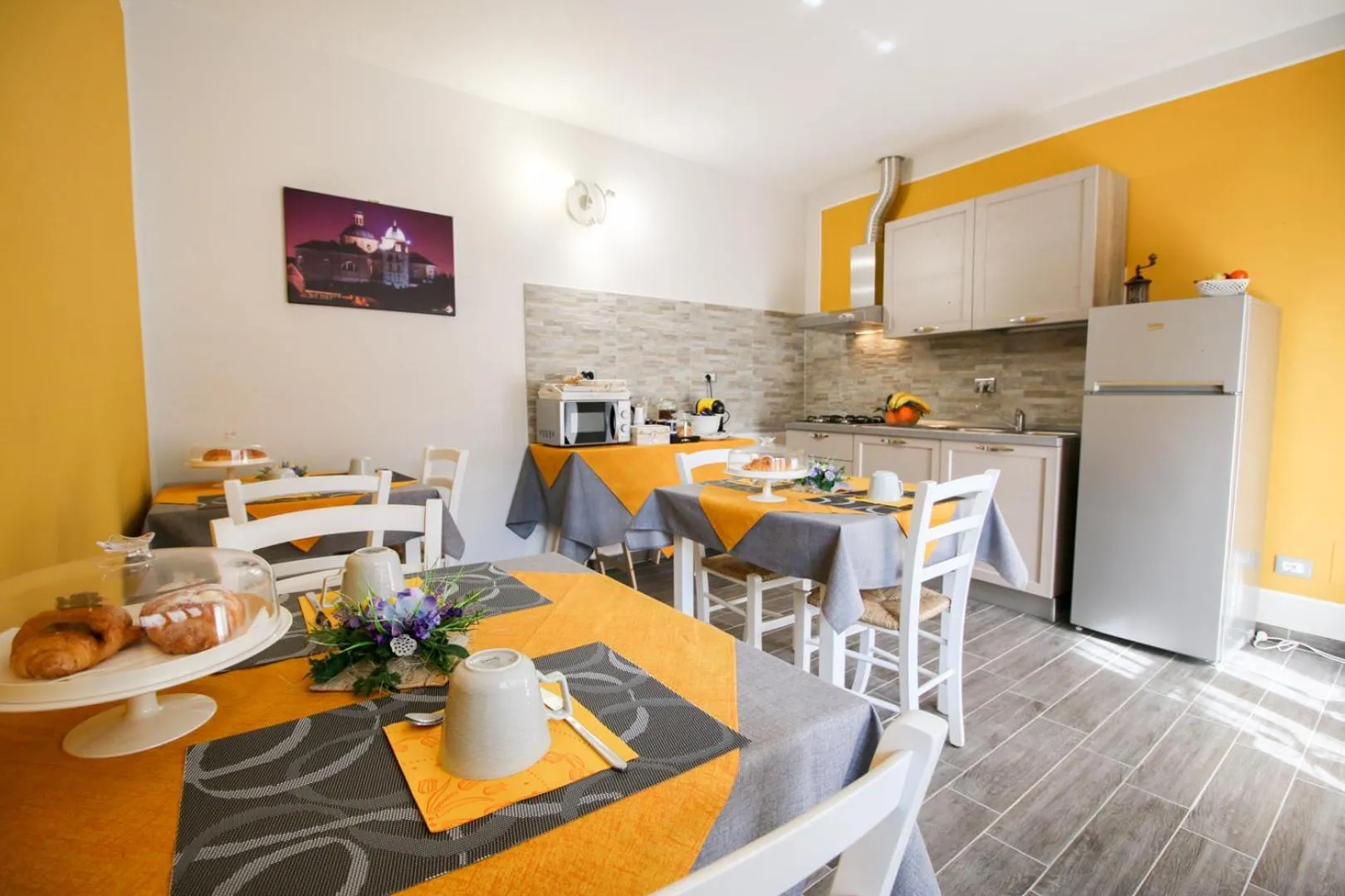 Italian breakfast in Là Drint Bed & Breakfast