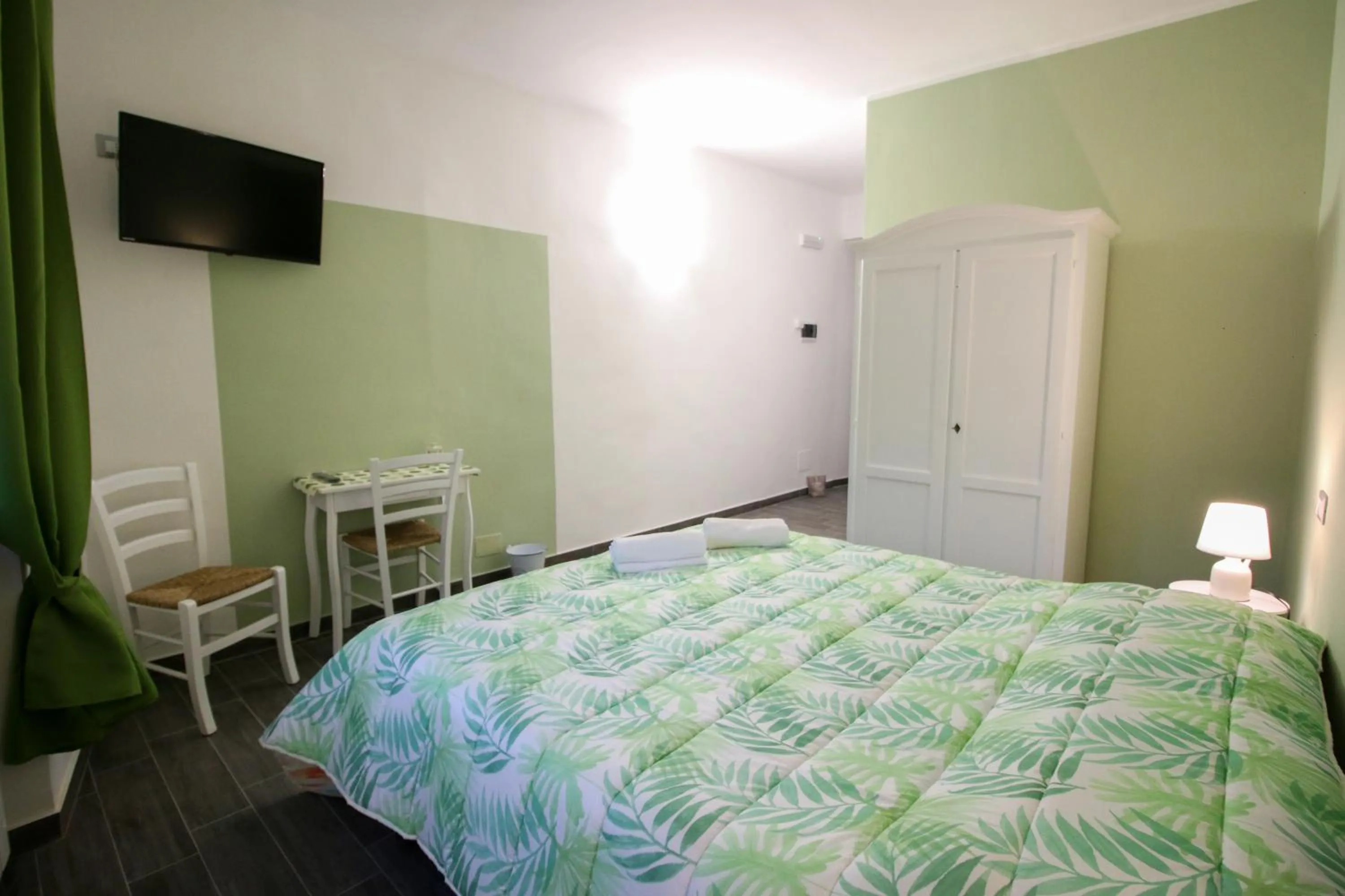 Bedroom, Bed in Là Drint Bed & Breakfast