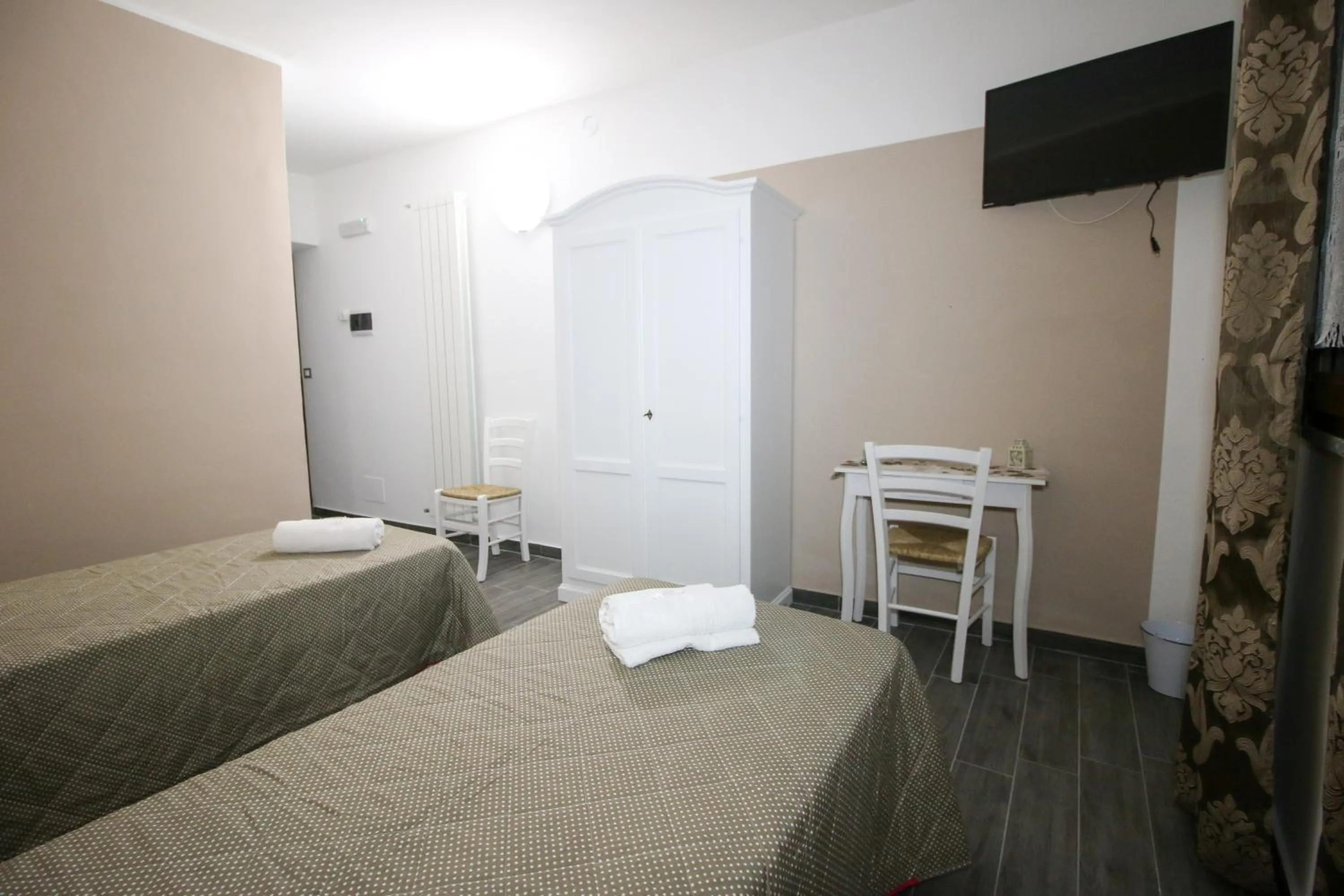 Bedroom, Bed in Là Drint Bed & Breakfast