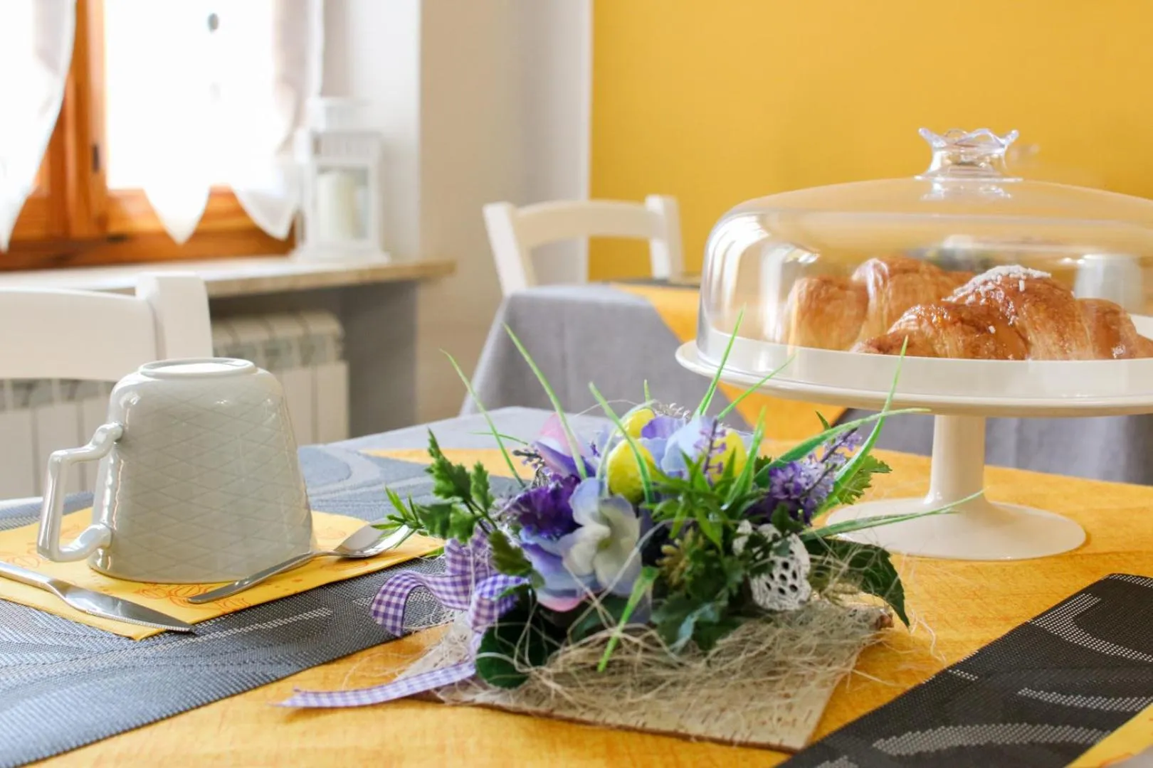 Italian breakfast in Là Drint Bed & Breakfast