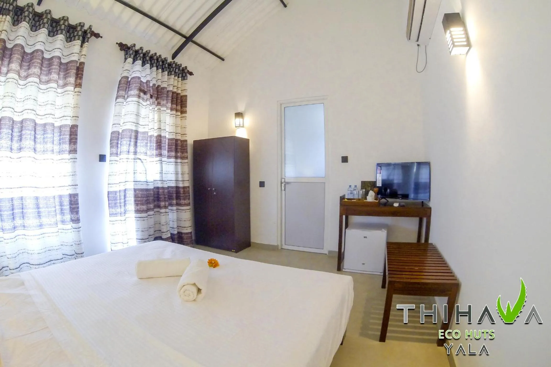 Bed in Thihawa Eco Huts Yala