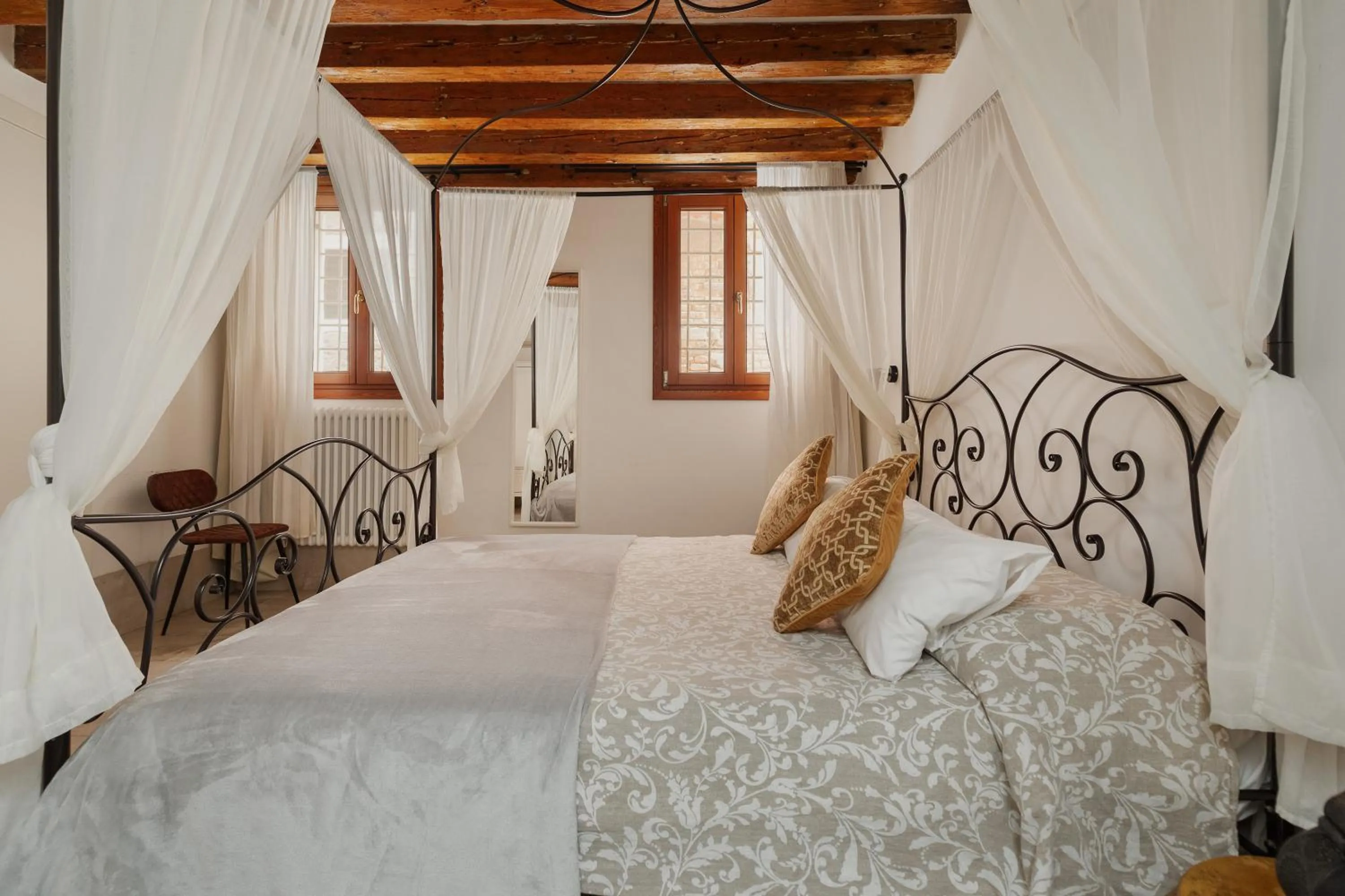 Photo of the whole room, Bed in Bianca Cappello House