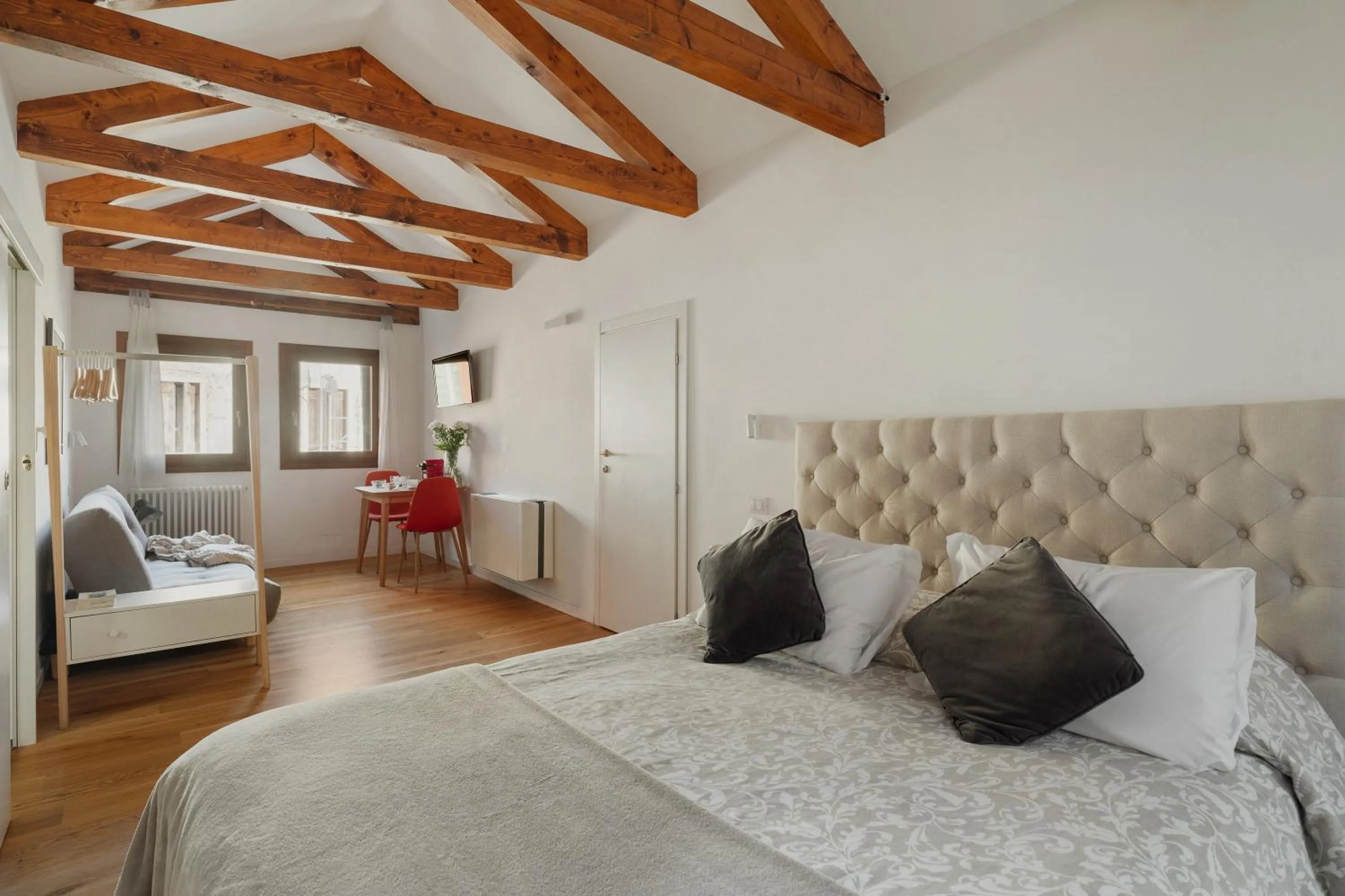 Photo of the whole room, Bed in Bianca Cappello House